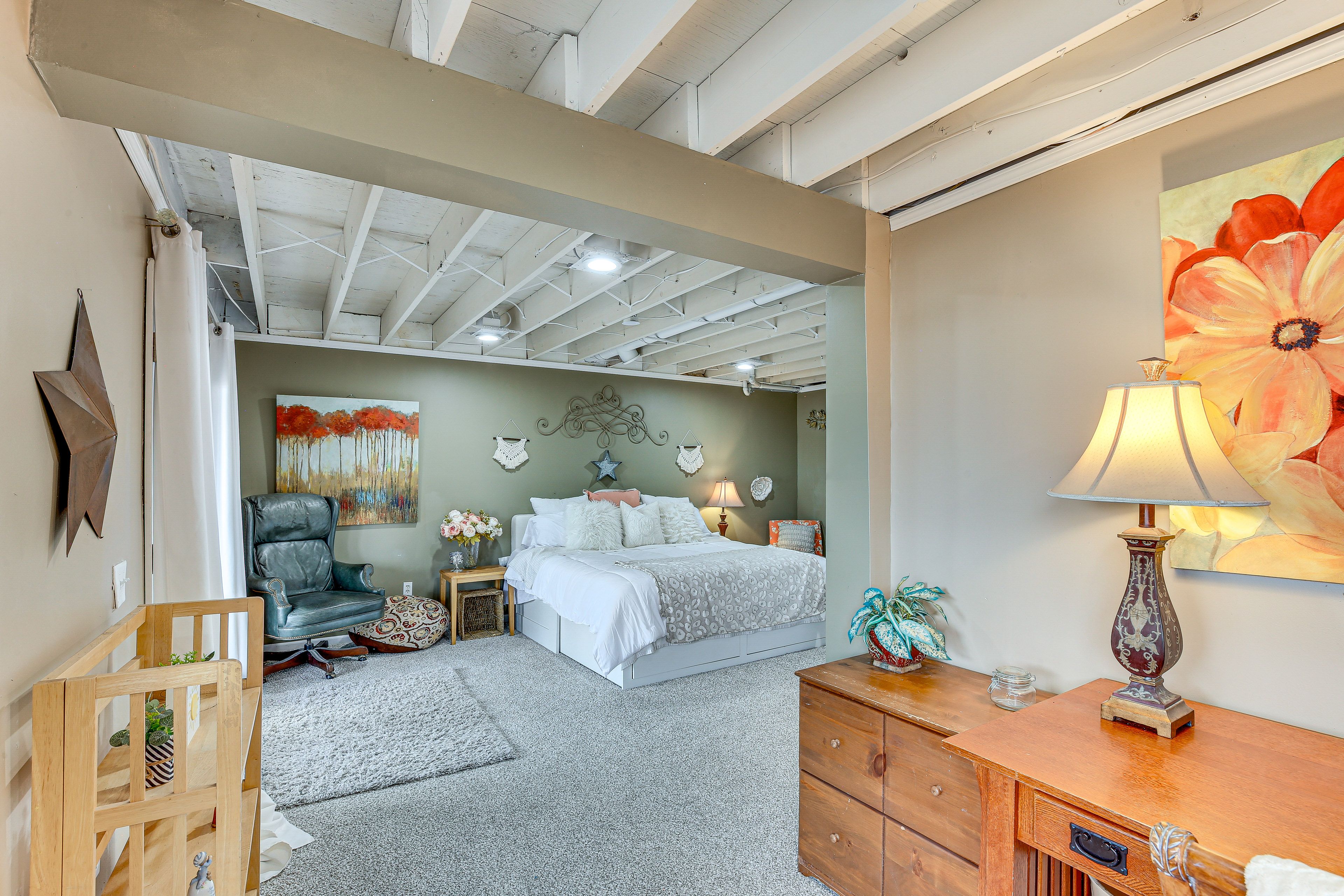 Bedroom 1 | King Bed | Linens Provided | Basement Level