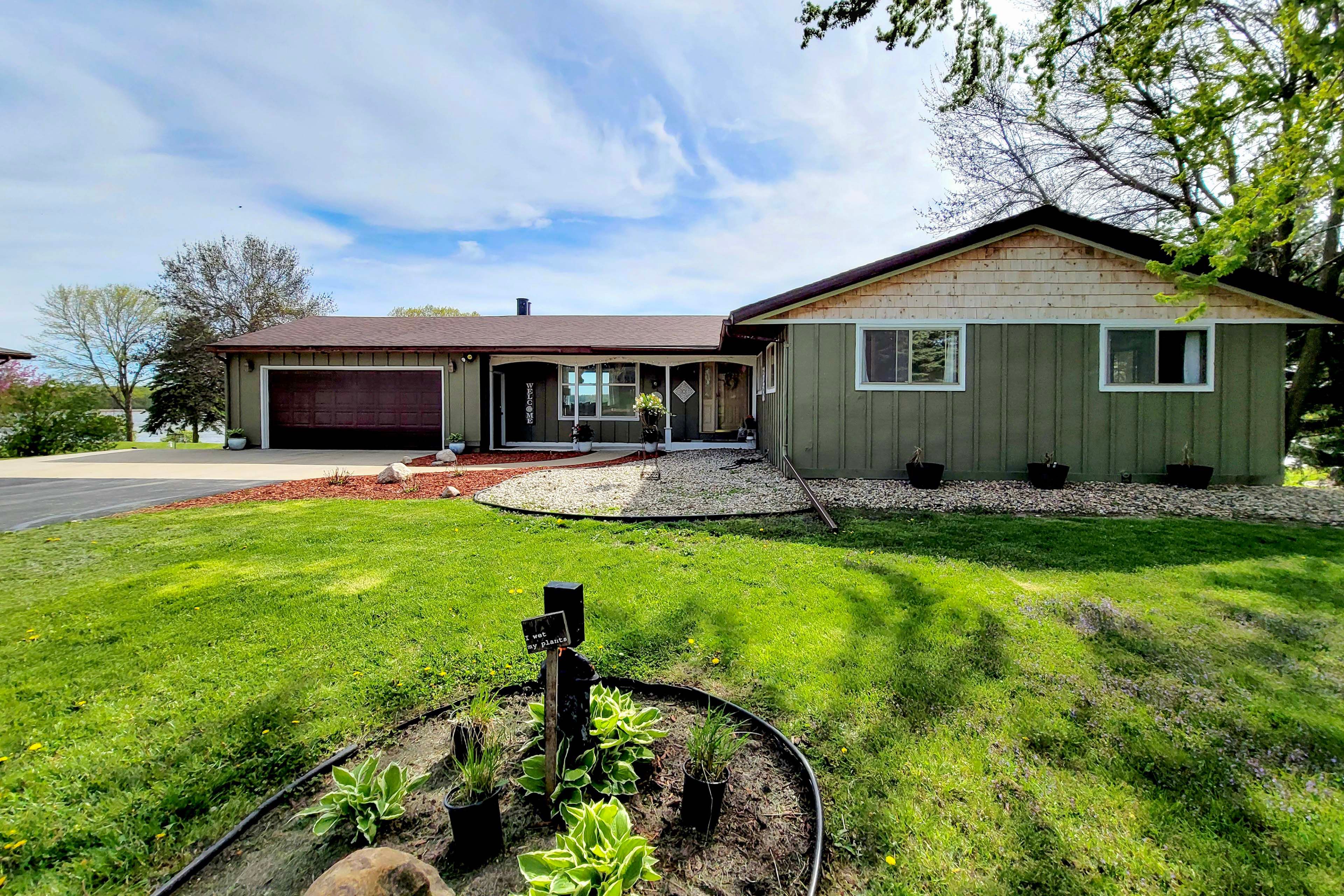 Montgomery Vacation Rental | 4BR | 3BA | 2,754 Sq Ft | 1 Step Required