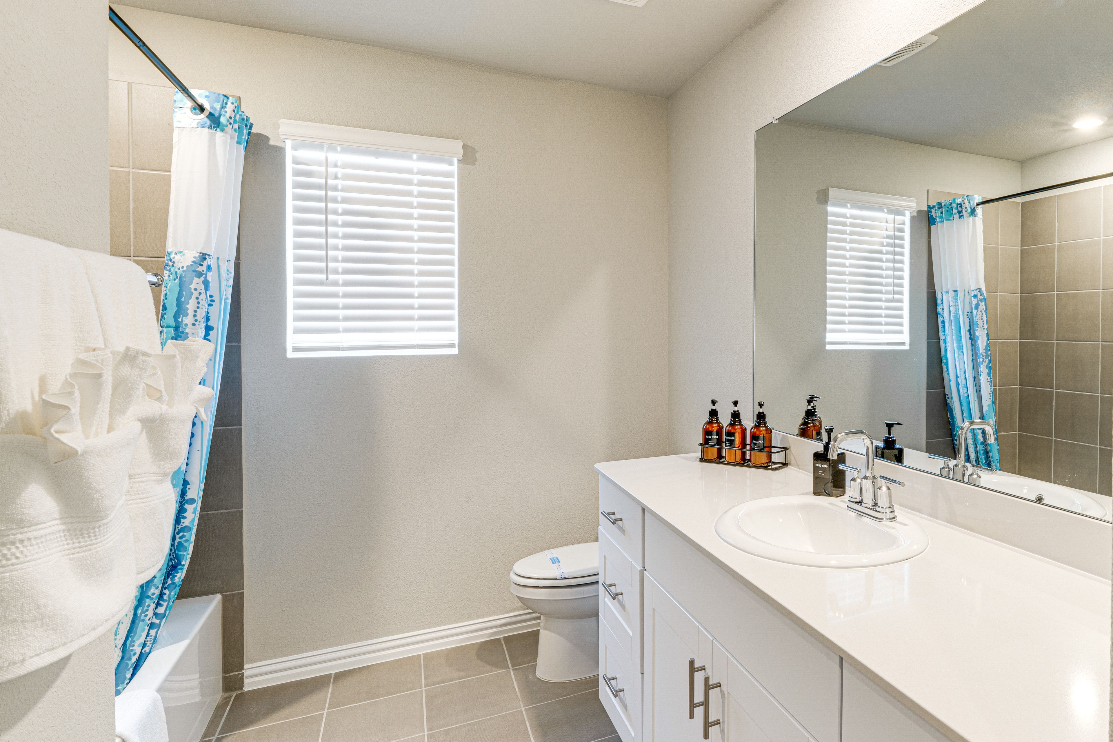 Full Bathroom | 2nd Floor