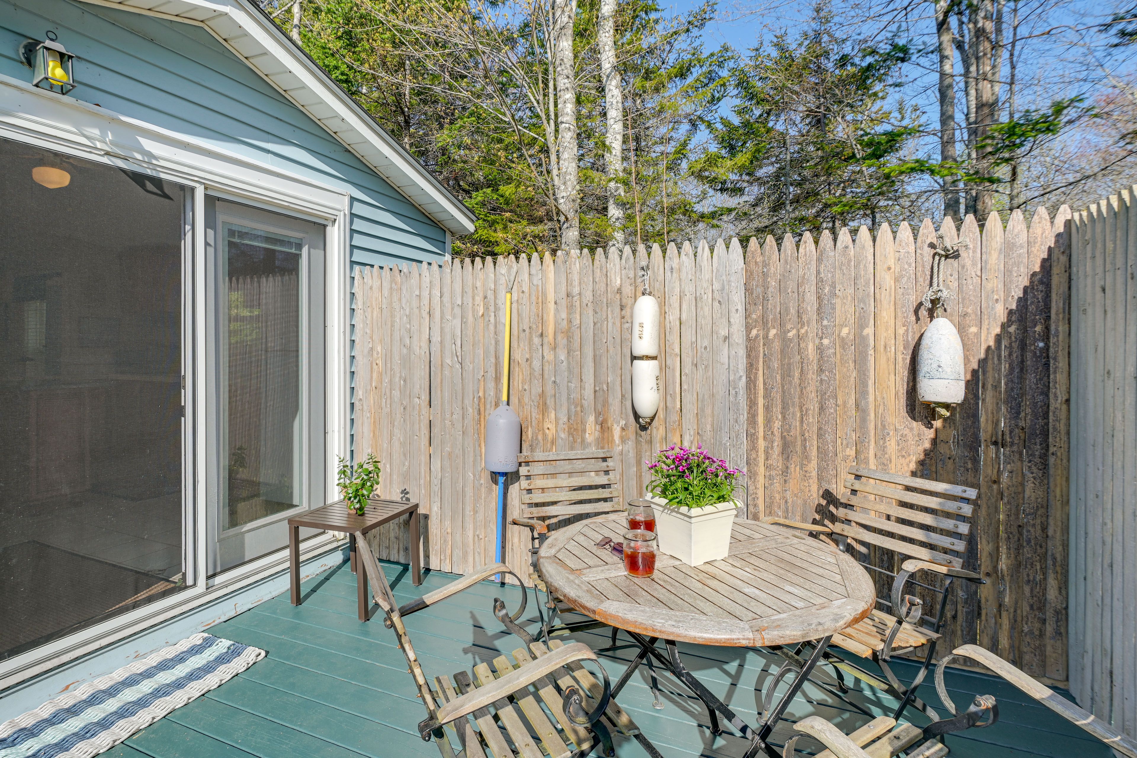 Deck | Dining Area | Wood-Burning Grill