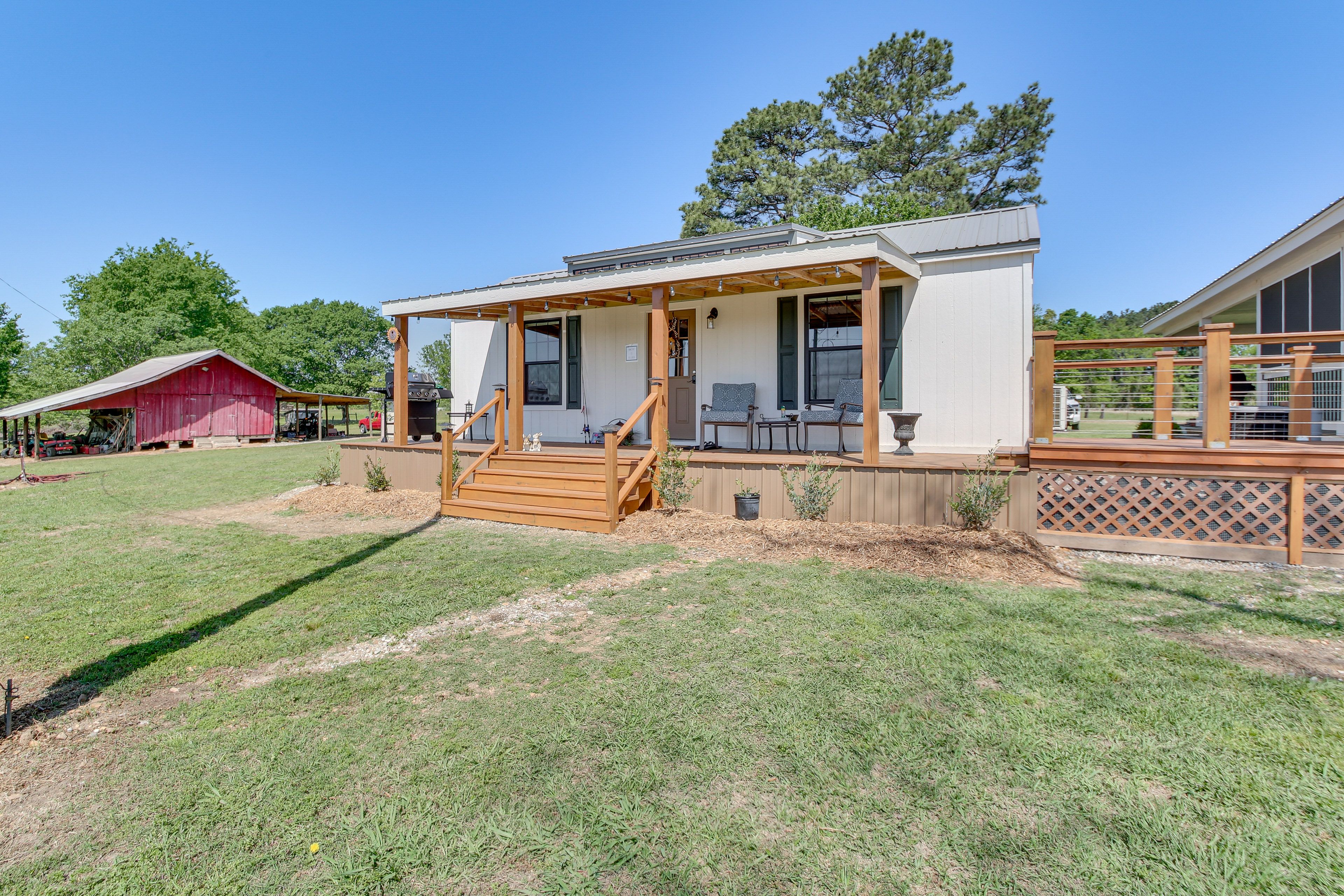 Exterior | Porch | Gas Grill