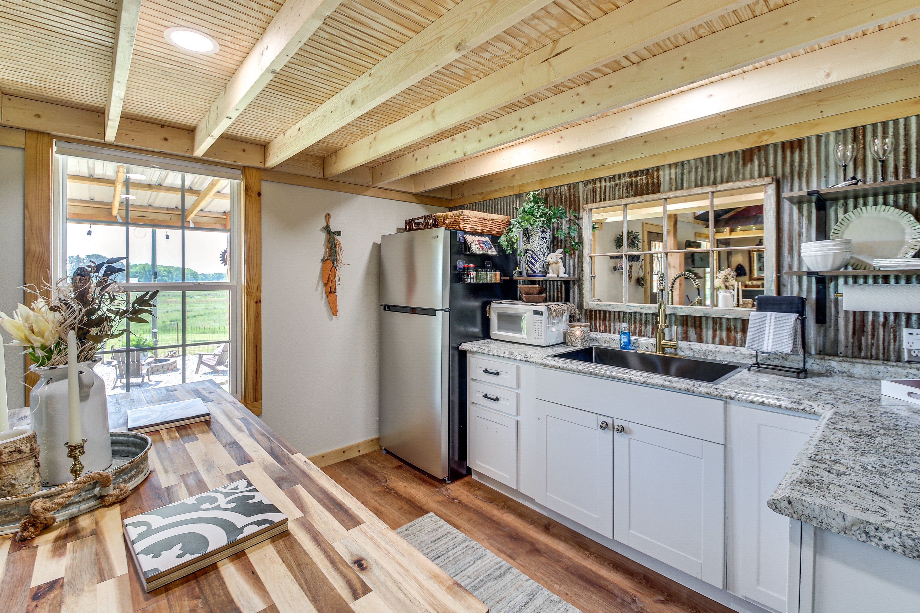 Kitchen | Blender | Toaster | Slow Cooker | 1st Floor