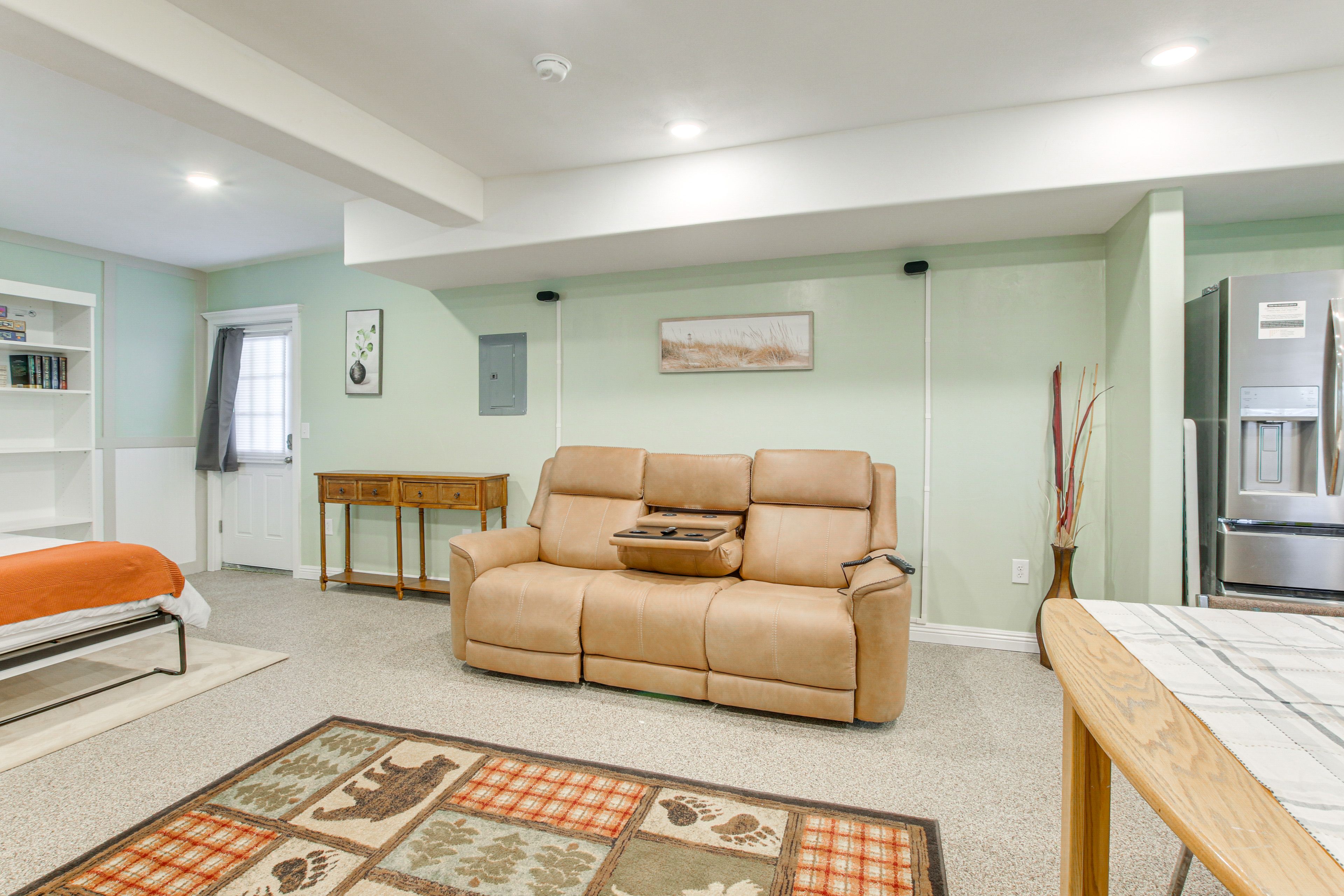 Living Area | Smart TV