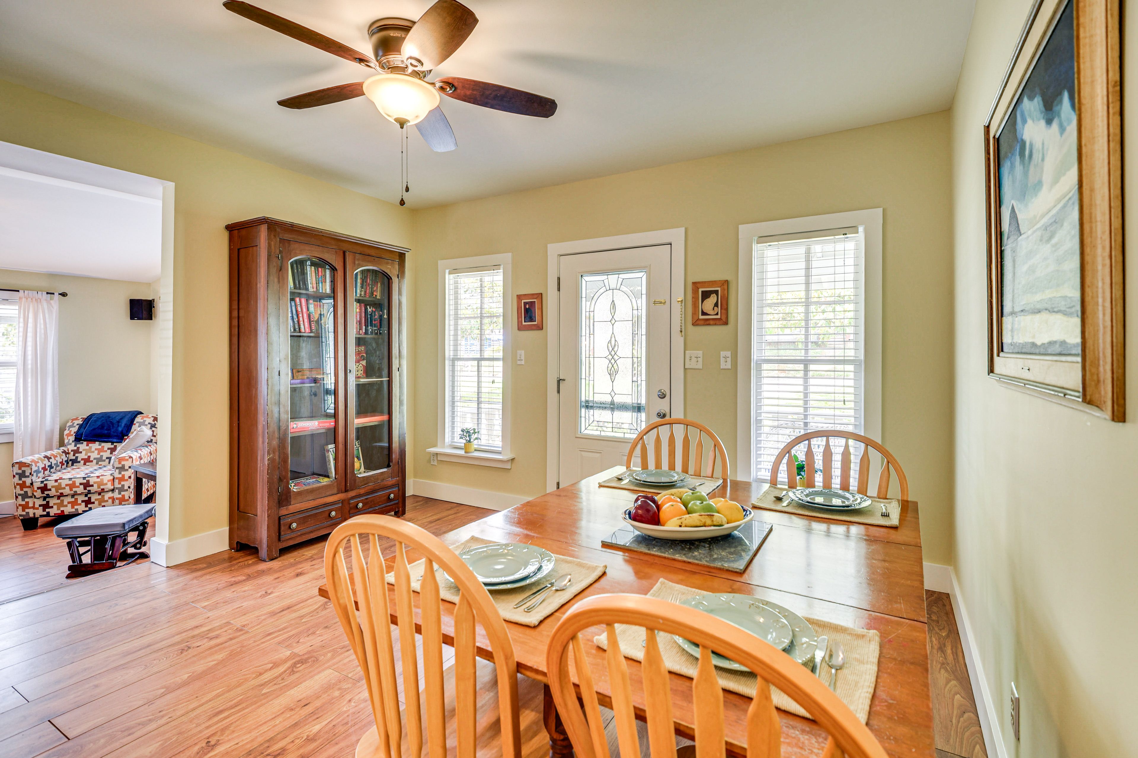 Dining Area | 1st Floor | Dishware/Flatware | Trash Bags/Paper Towels