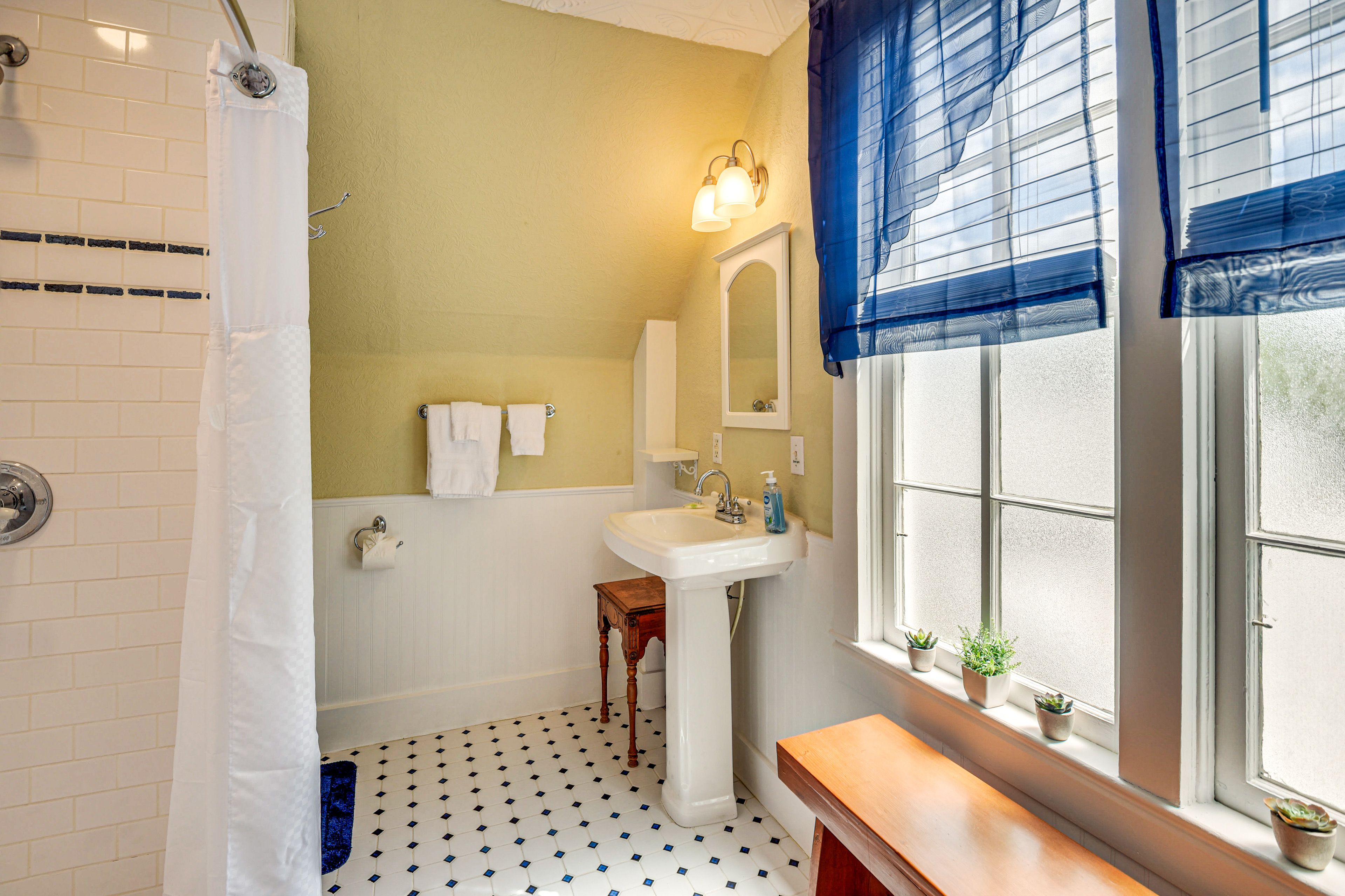 Full Bathroom | 2nd Floor | Towels Provided | Hair Dryer