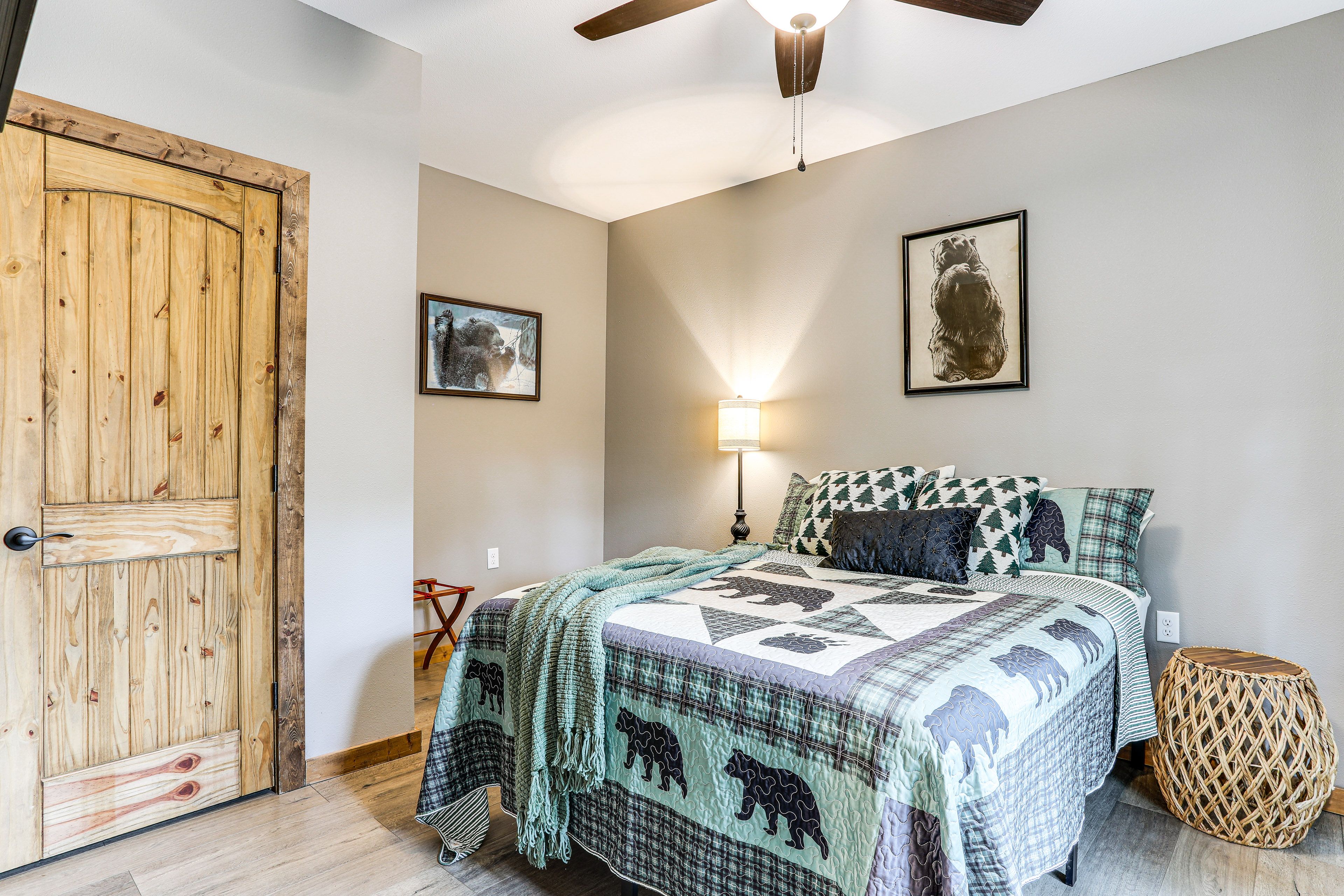 Bedroom 2 | Queen Bed | 1st Floor | En-Suite Bathroom