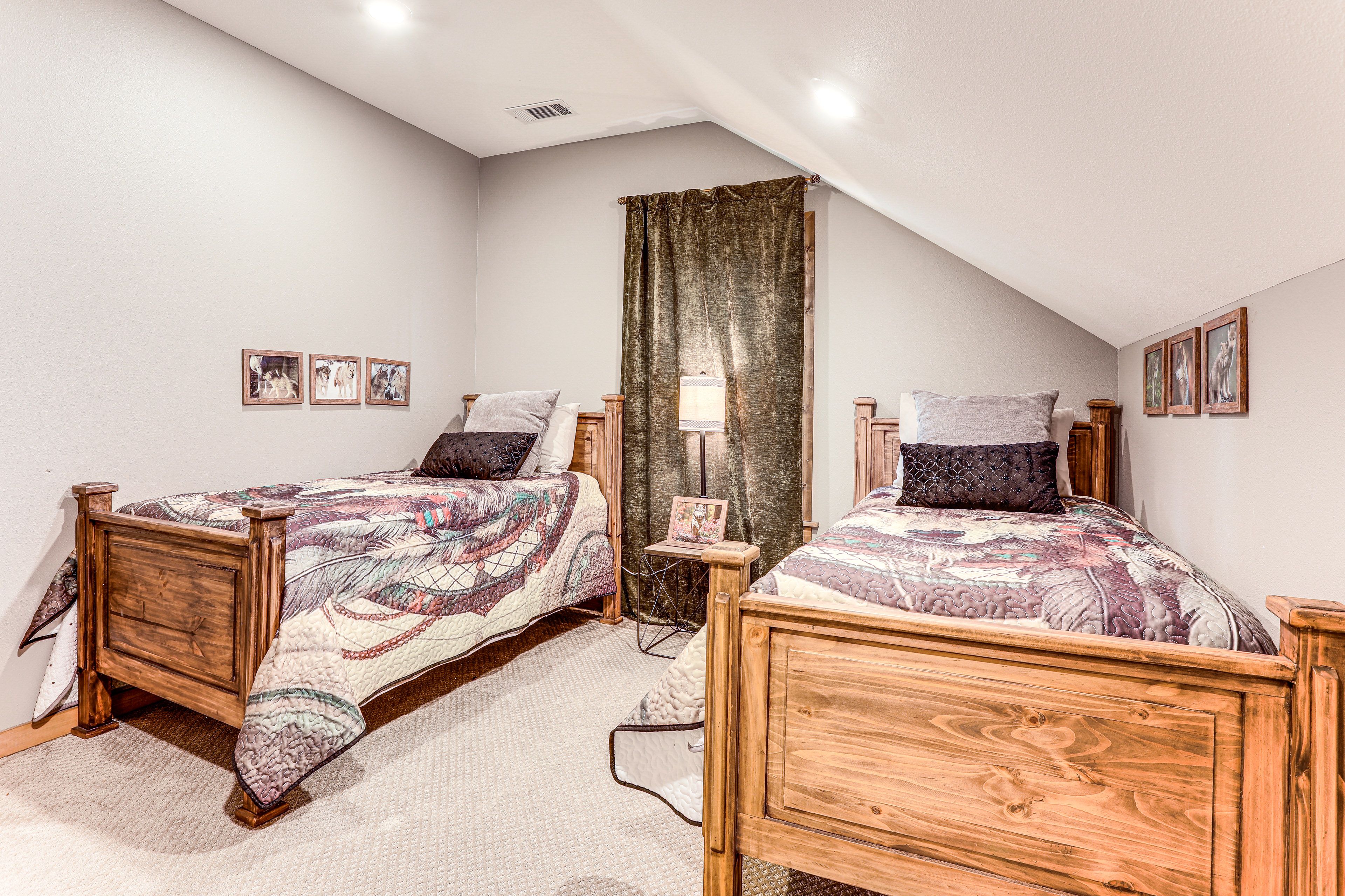 Bedroom 4 | 2 Twin Beds | 2nd Floor