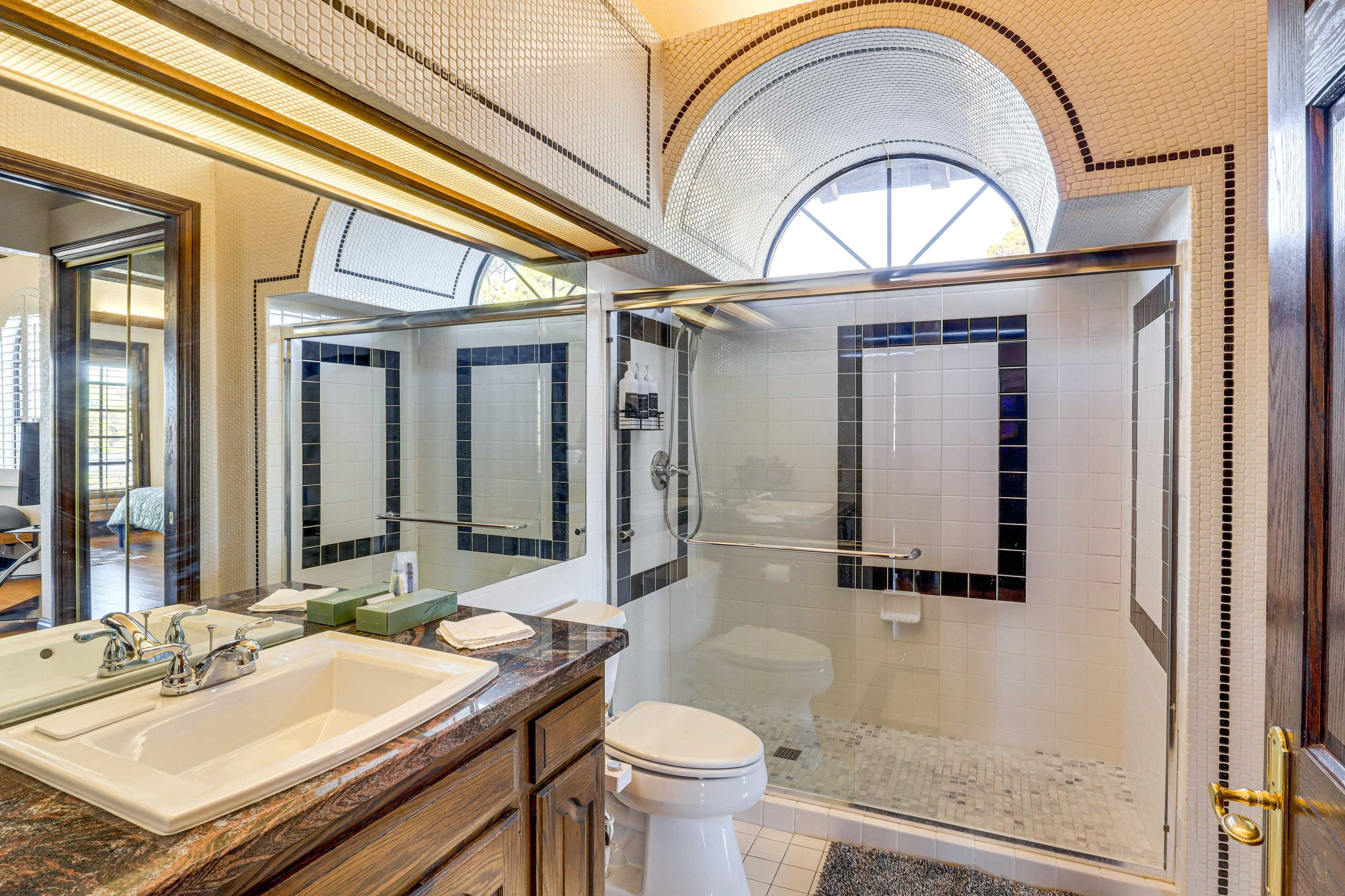 Full Bathroom | 2nd Floor