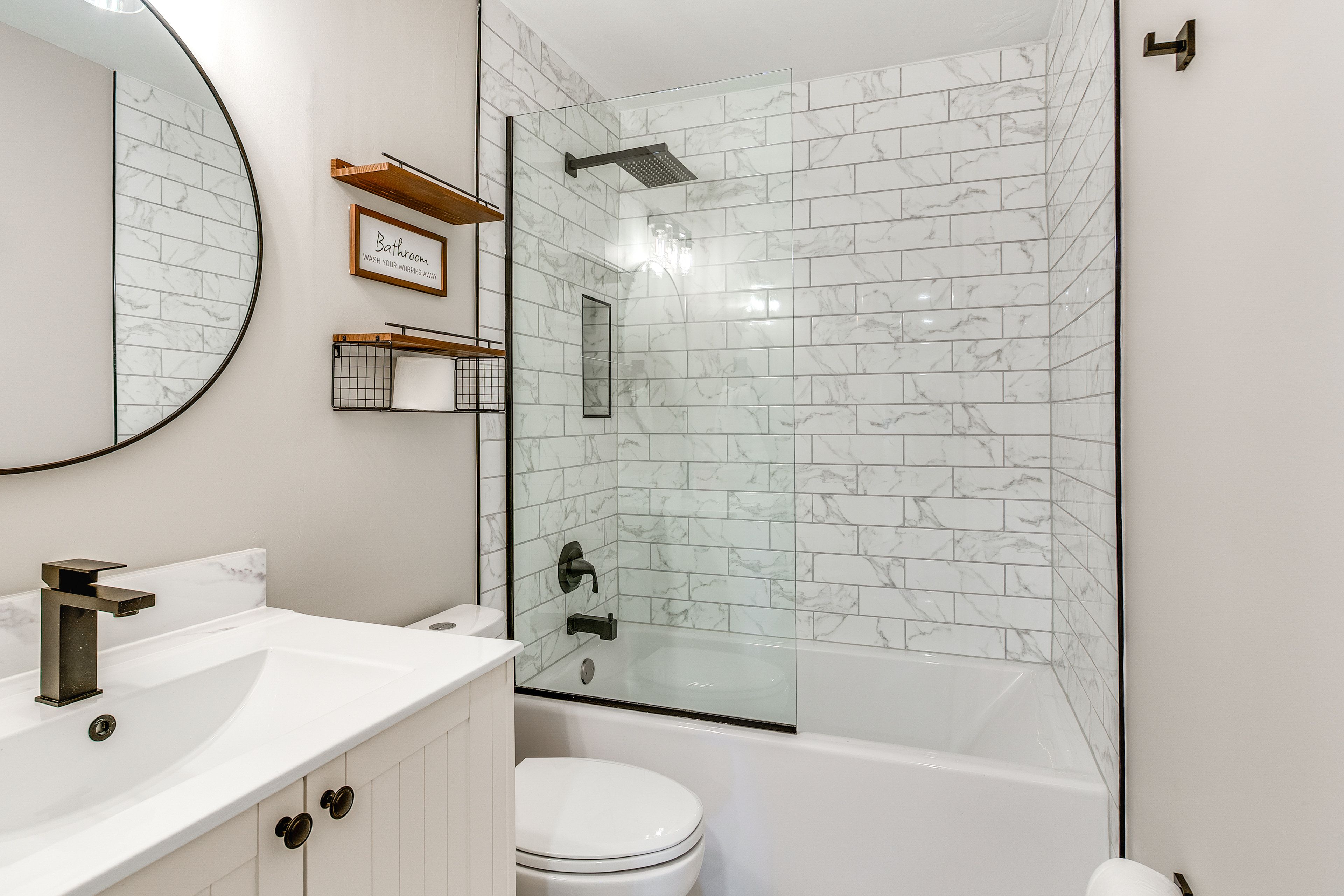 Full Bathroom | Main Level