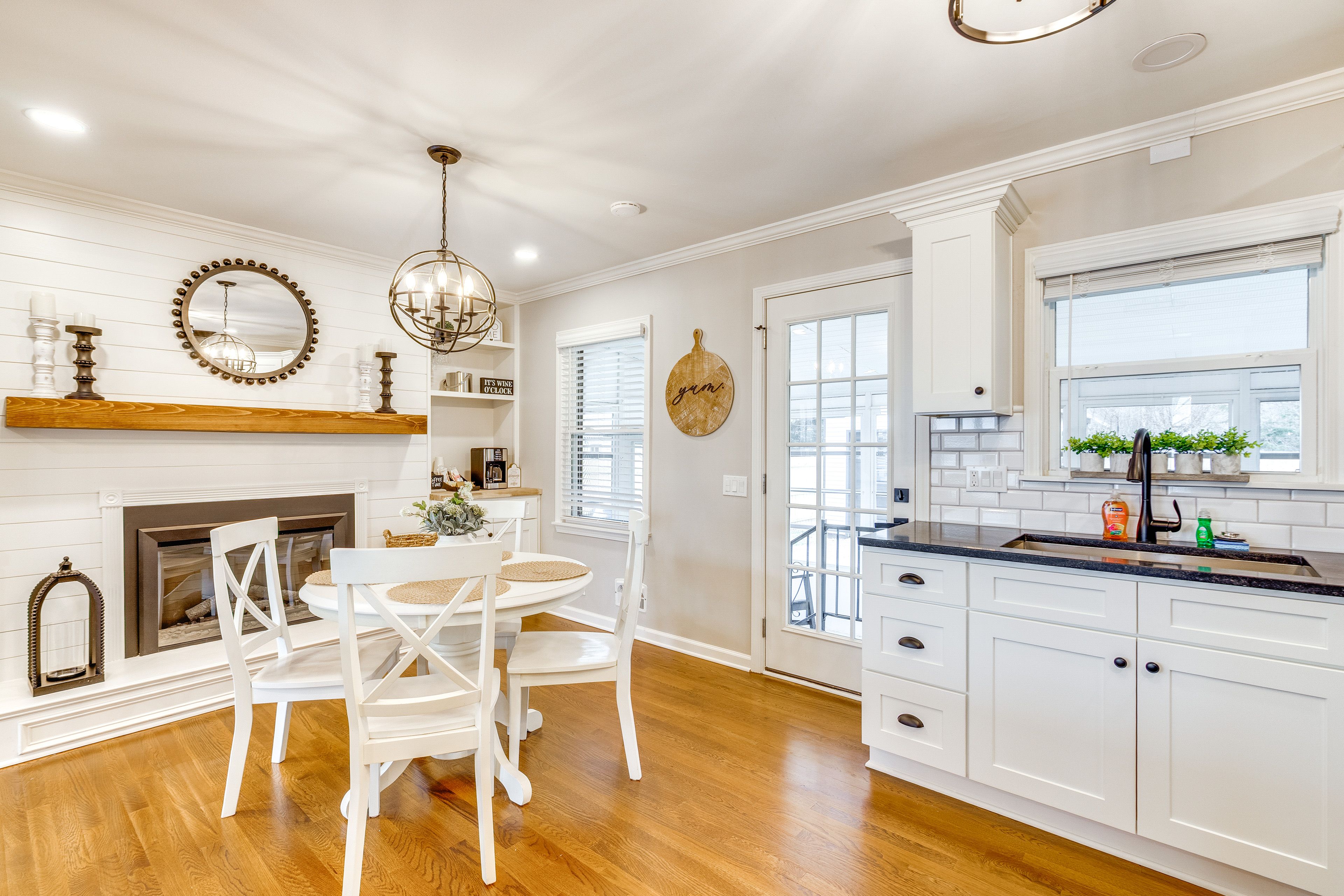 Dining Area | Dishware/Flatware Provided | Main Level