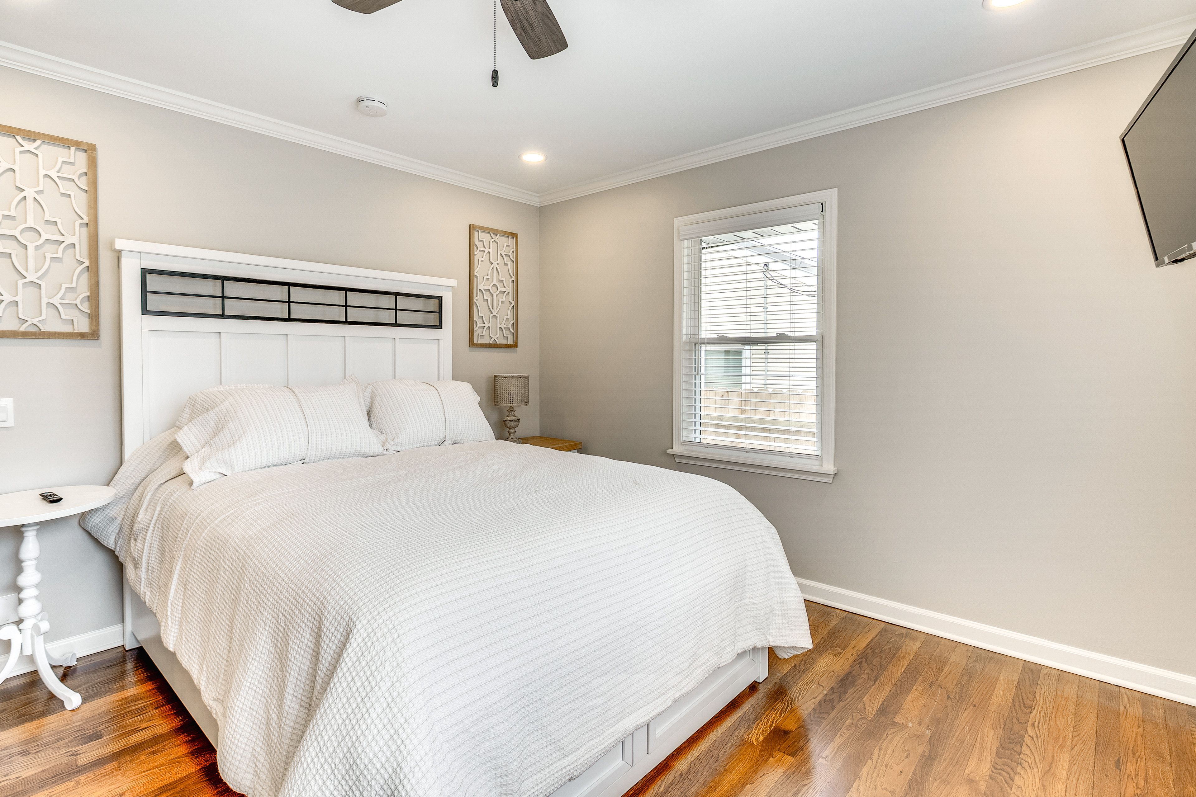 Bedroom 1 | Queen Bed | Smart TV | Main Level