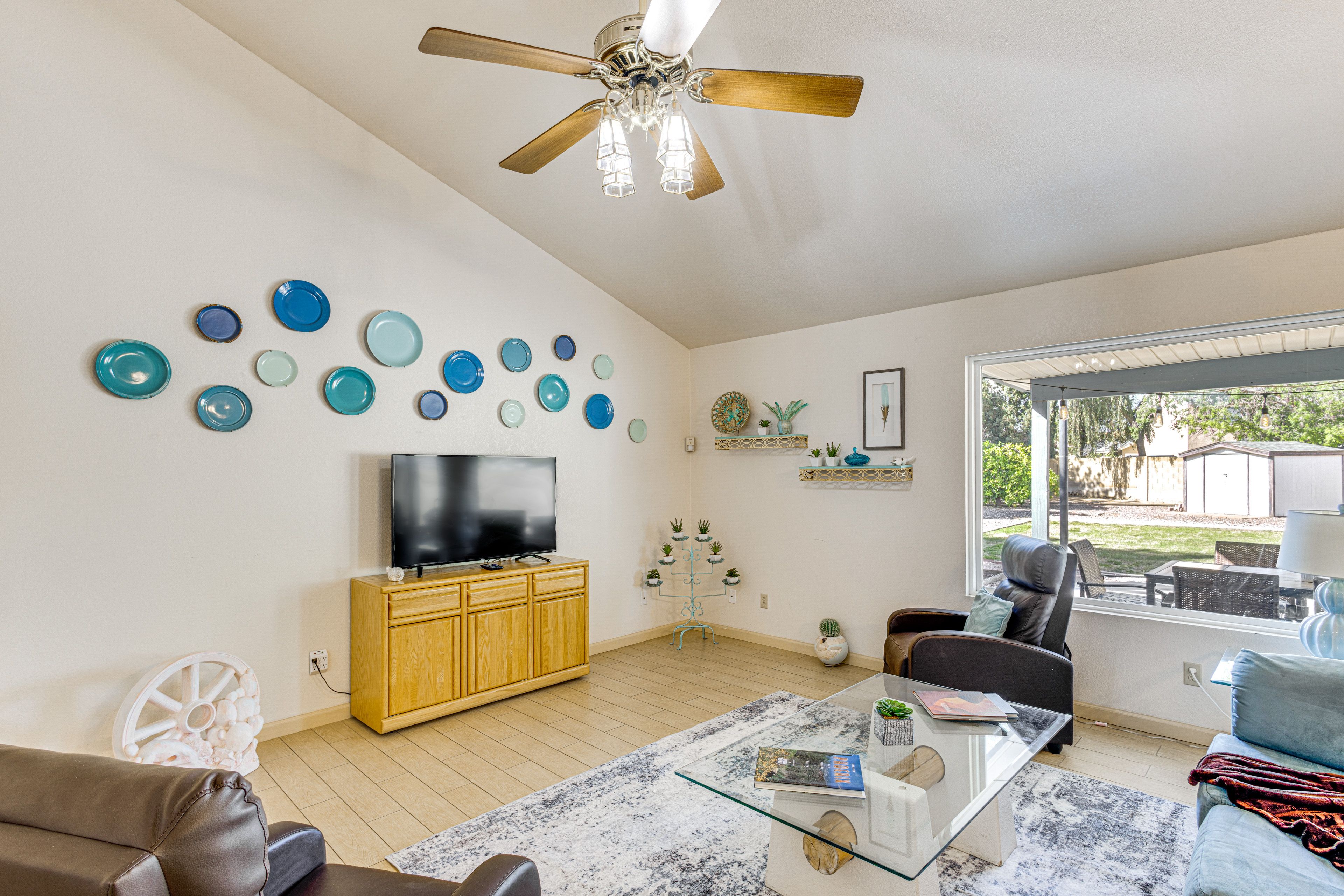Living Area | Smart TV w/ Cable | Books