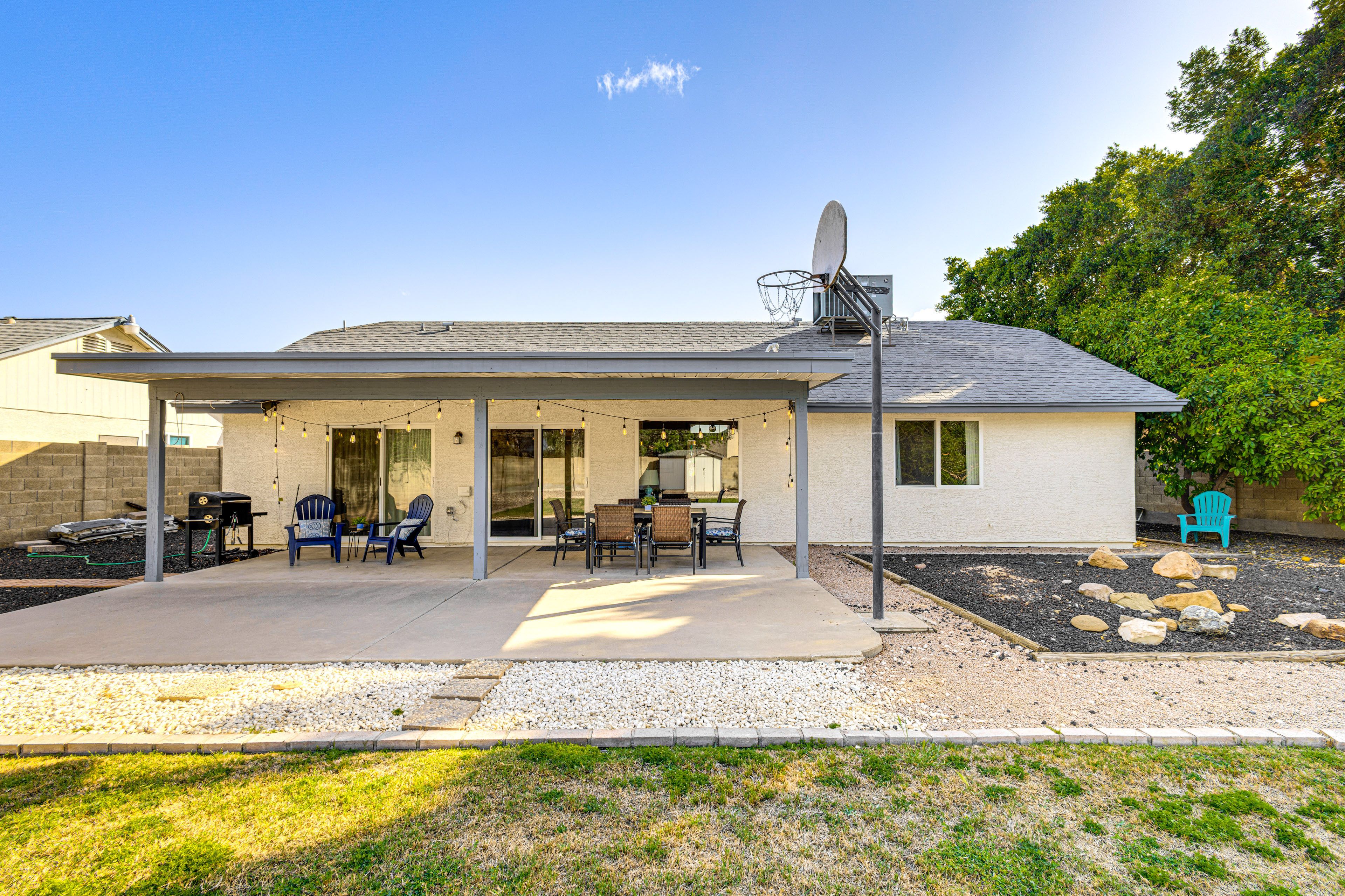 Fenced Yard | Basketball Hoop