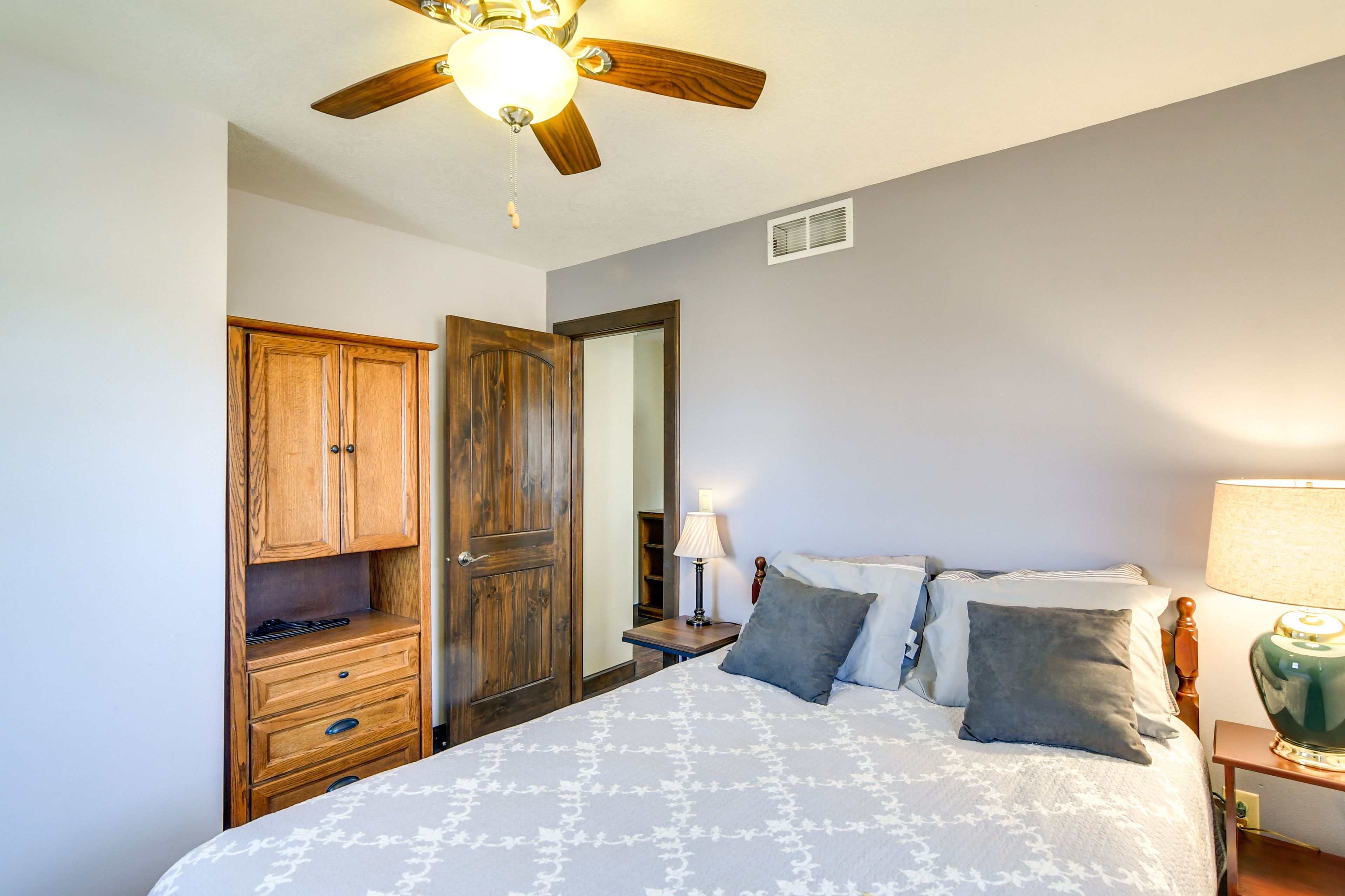 Bedroom 3 | Queen Bed | 2nd Floor