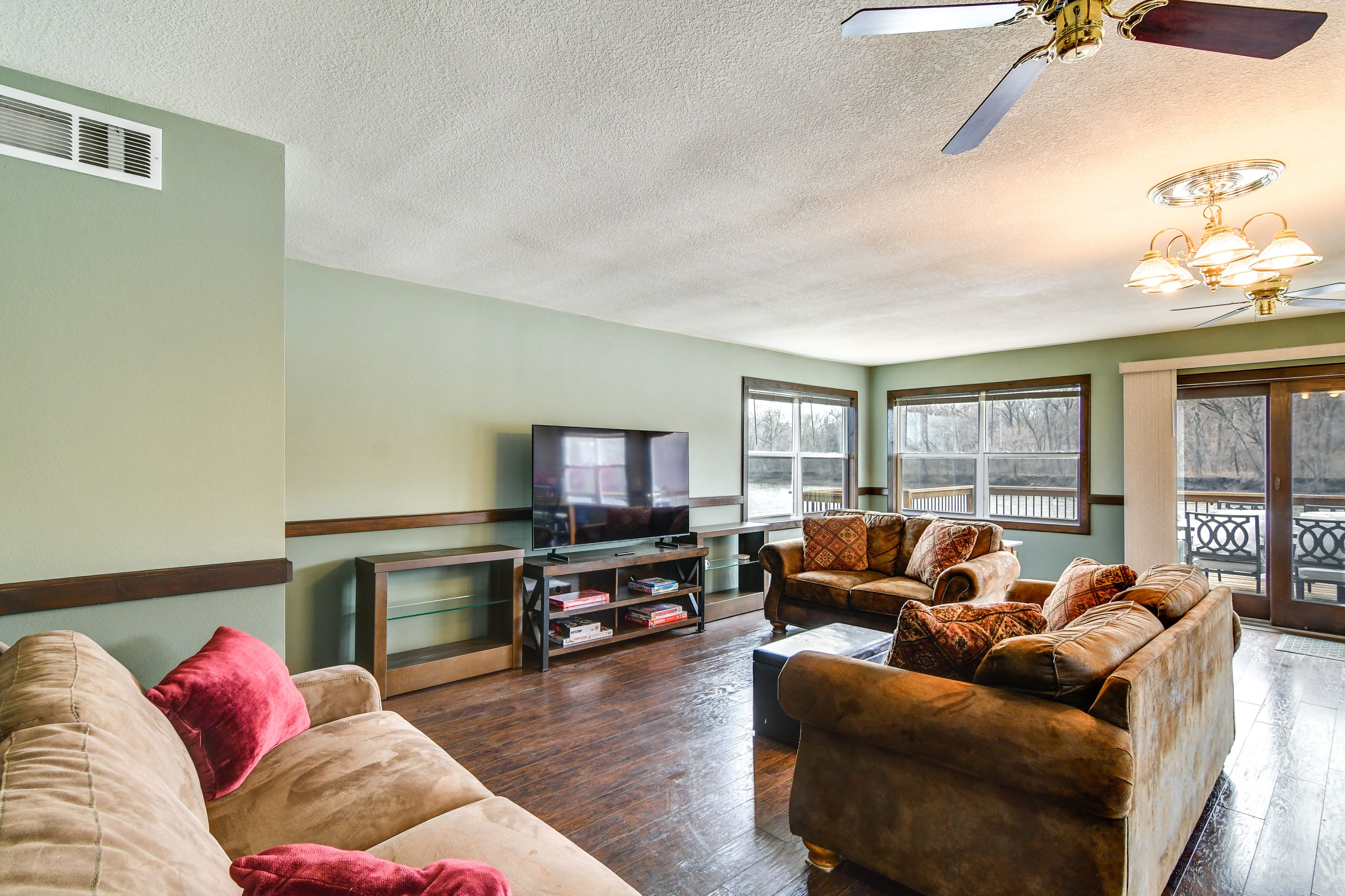 Living Room | 2 Full Sleeper Sofas | Free WiFi | Central A/C & Heat | 2nd Floor