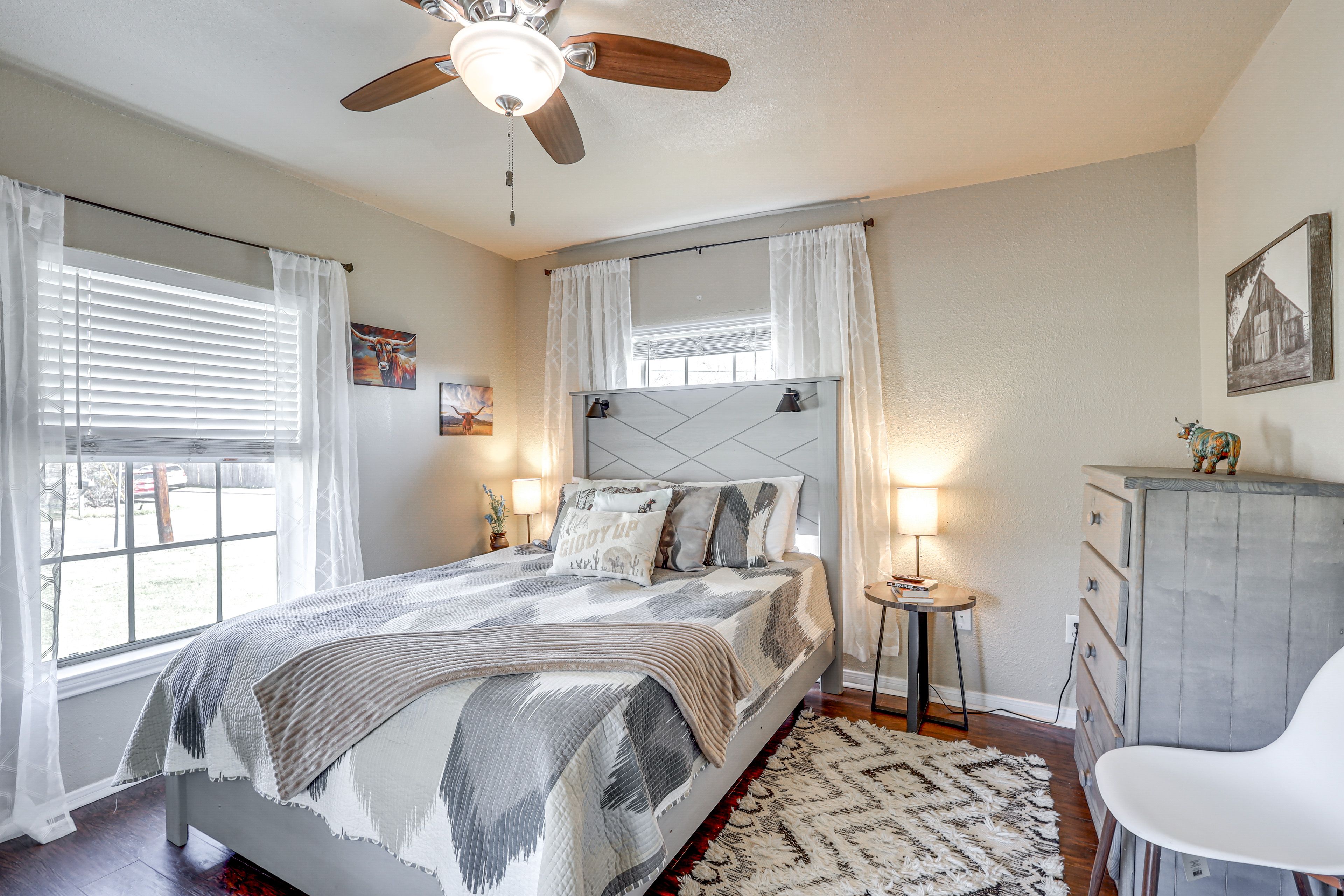 Bedroom 1 | Queen Bed | Linens Provided