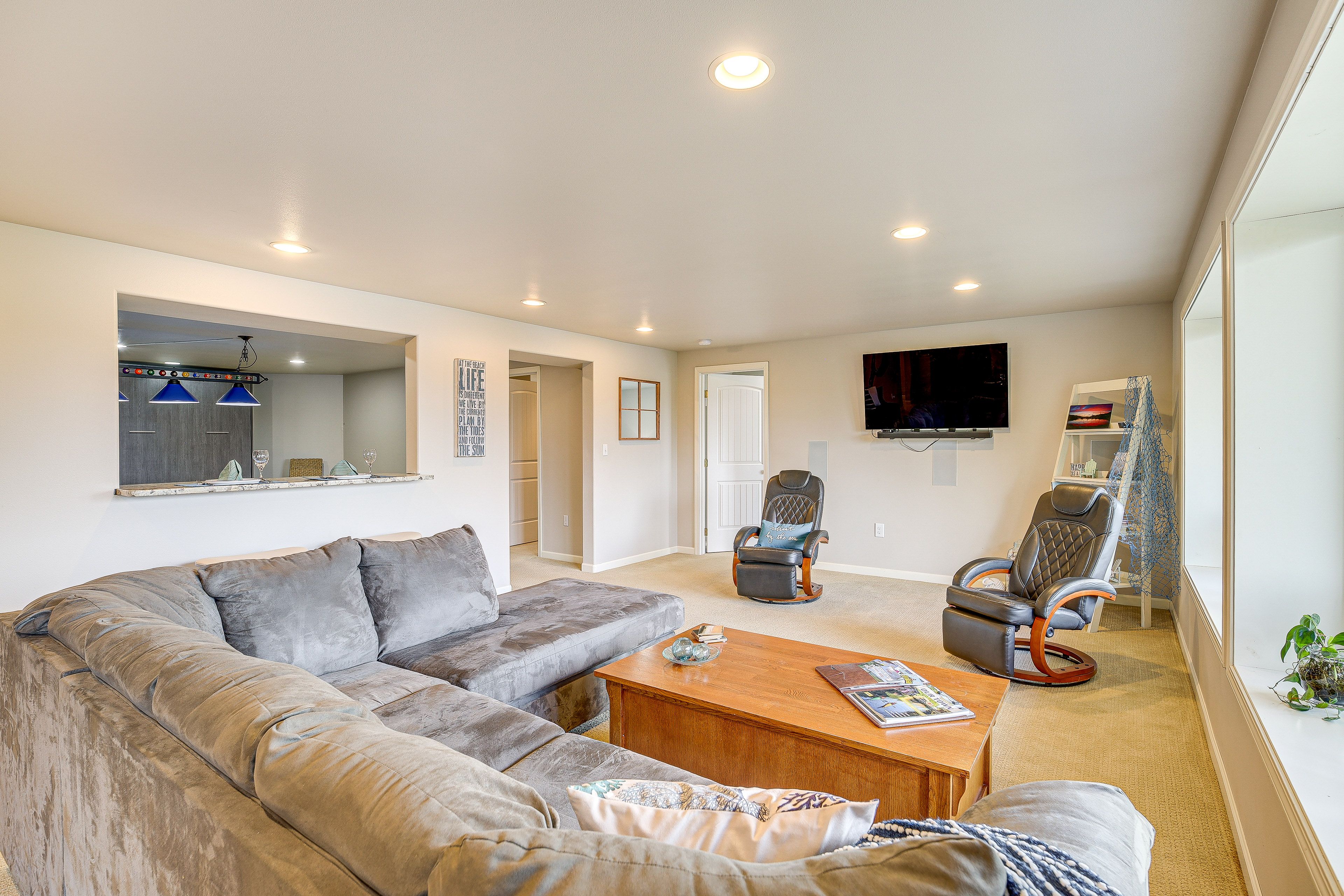 Living Room | Smart TV