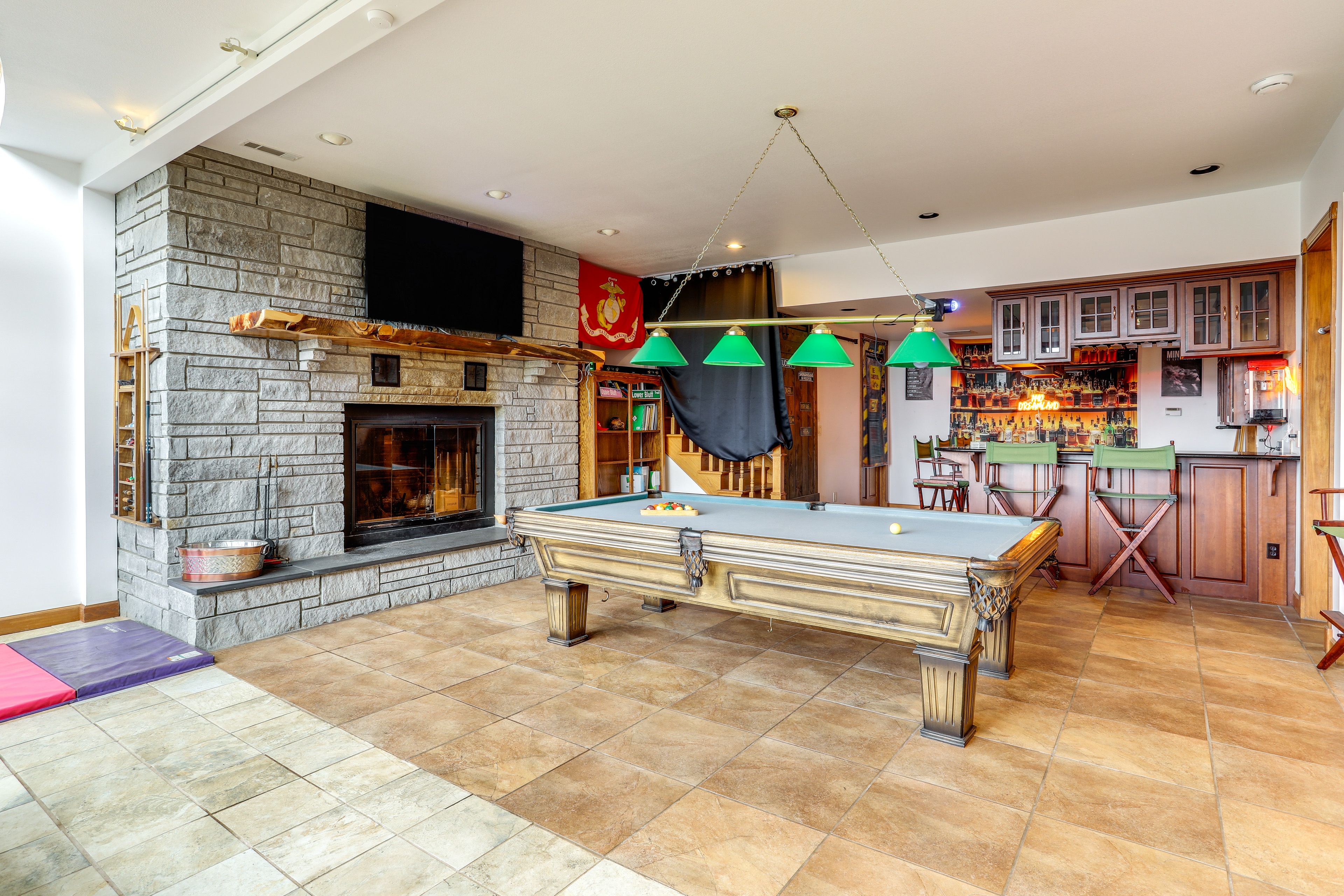 Pool House | Pool Table | Bar Area | Fireplace