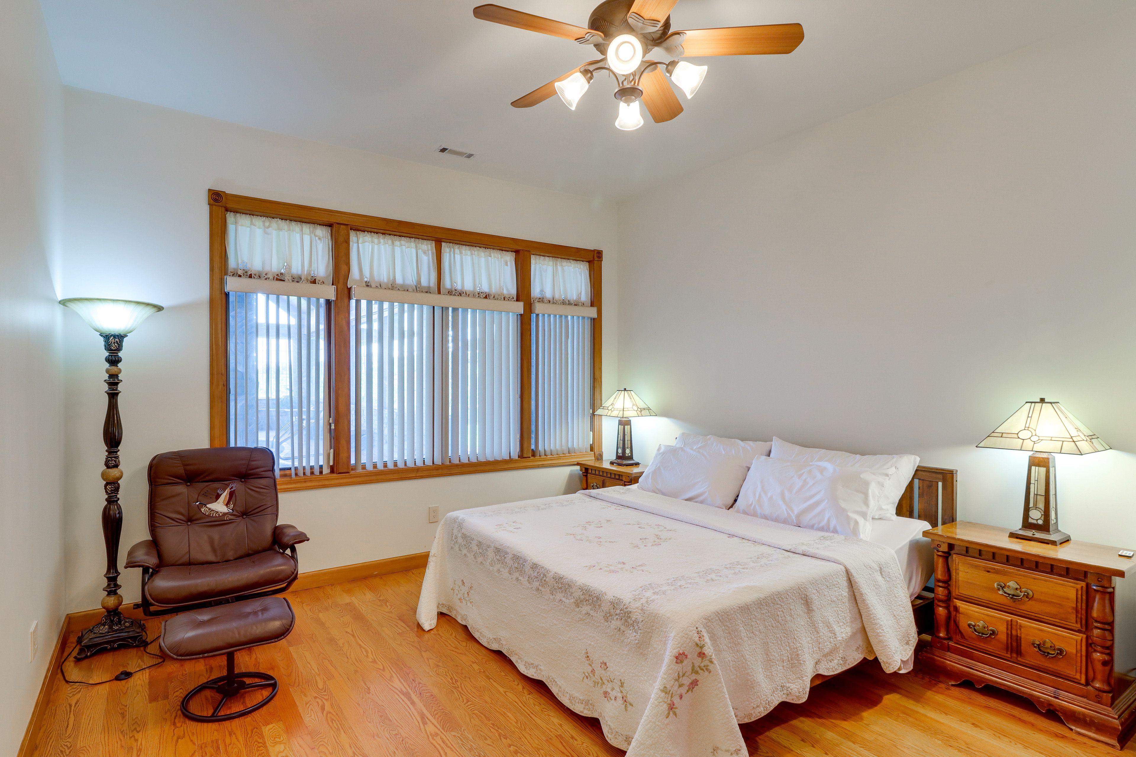 Bedroom 4 (Pool House) | King Bed