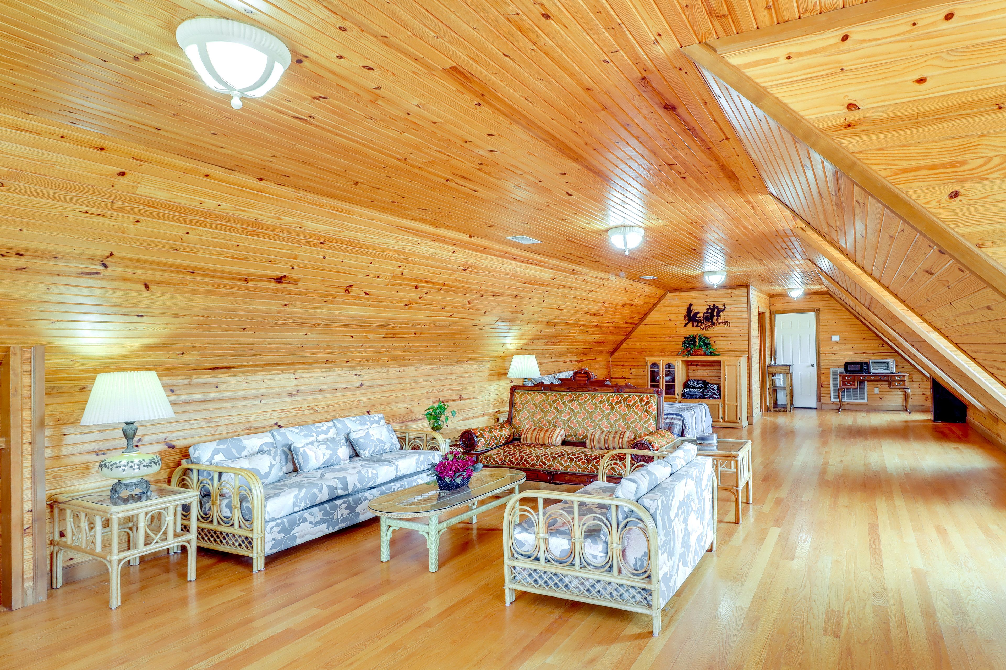 Bedroom 5 (Garage Studio) | 2 Queen Sleeper Sofas