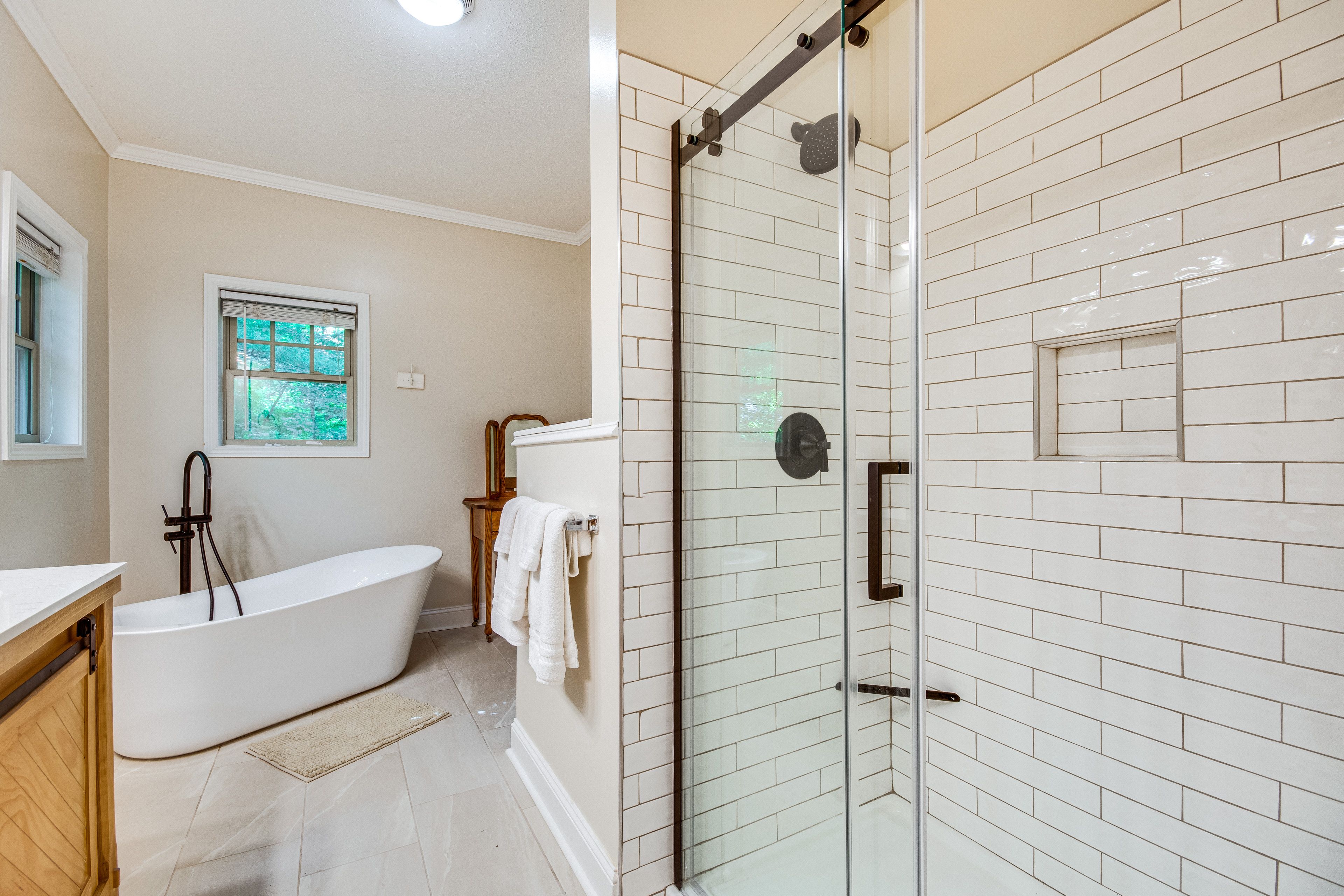 Full Bath | Soaking Tub | Complimentary Toiletries | Towels Provided