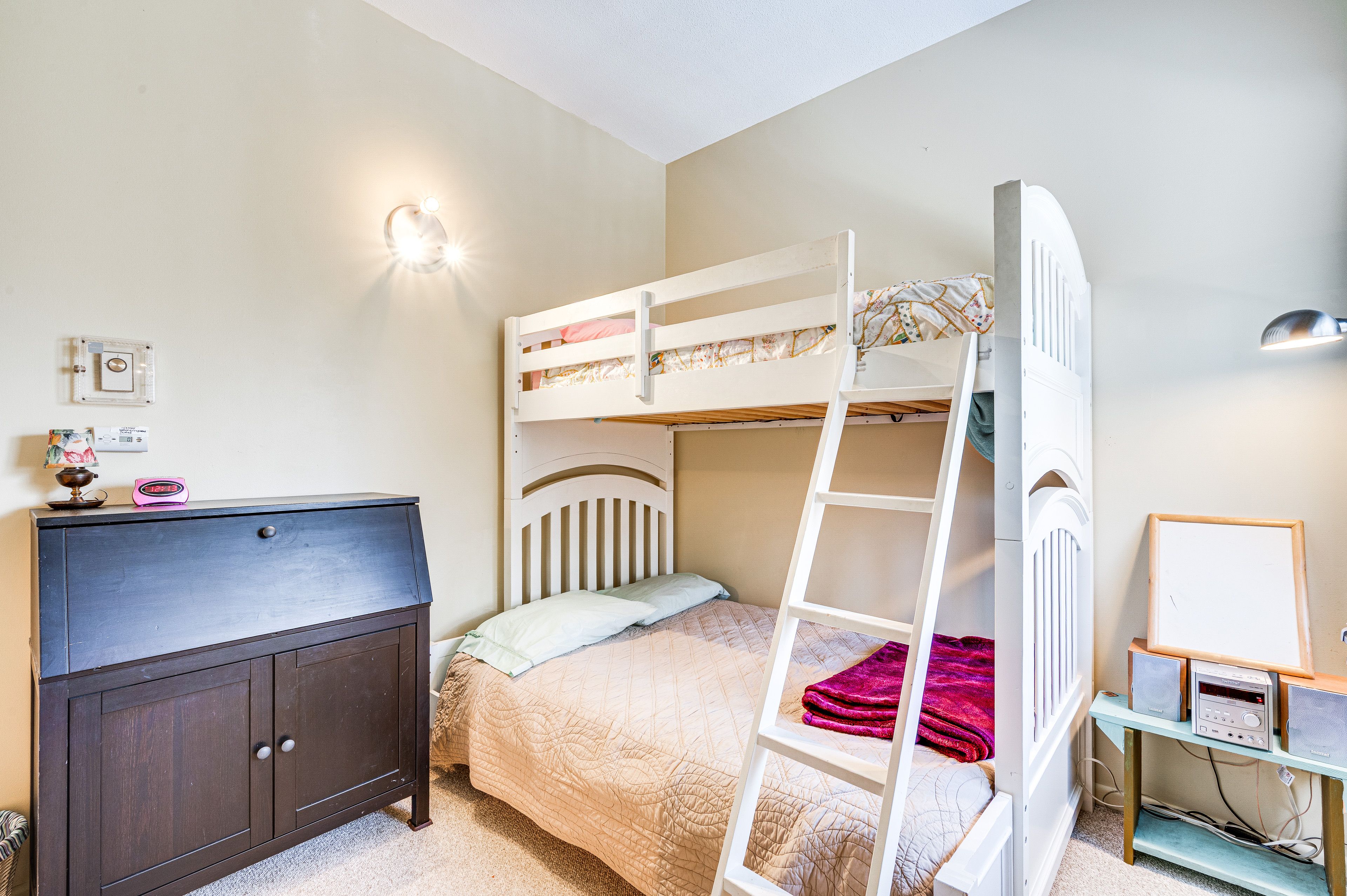 Bedroom 3 | Twin/Full Bunk Bed | 1st Floor