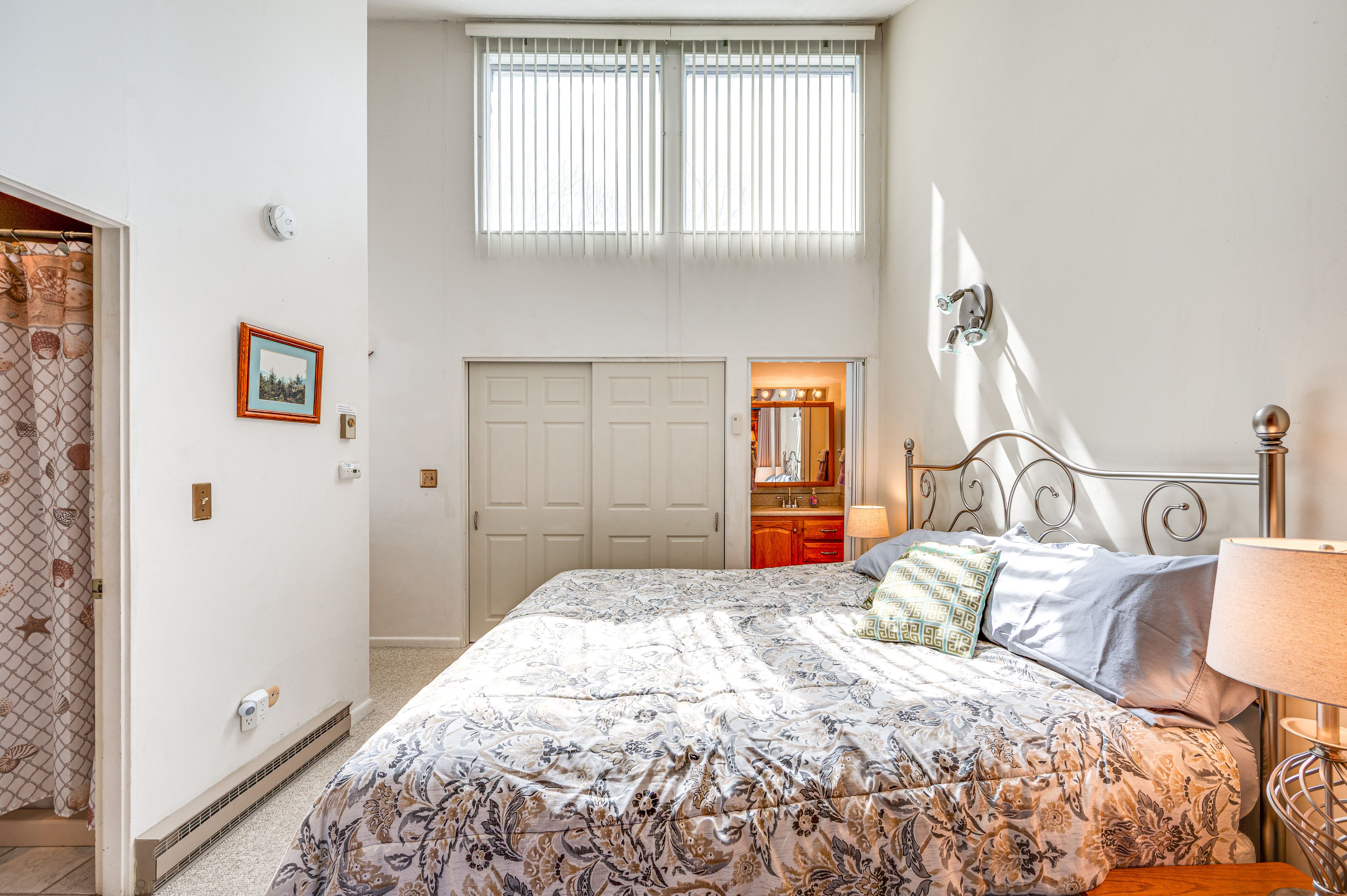 Bedroom 1 | King Bed | Twin Daybed w/ Twin Trundle (Convertible to King Bed)