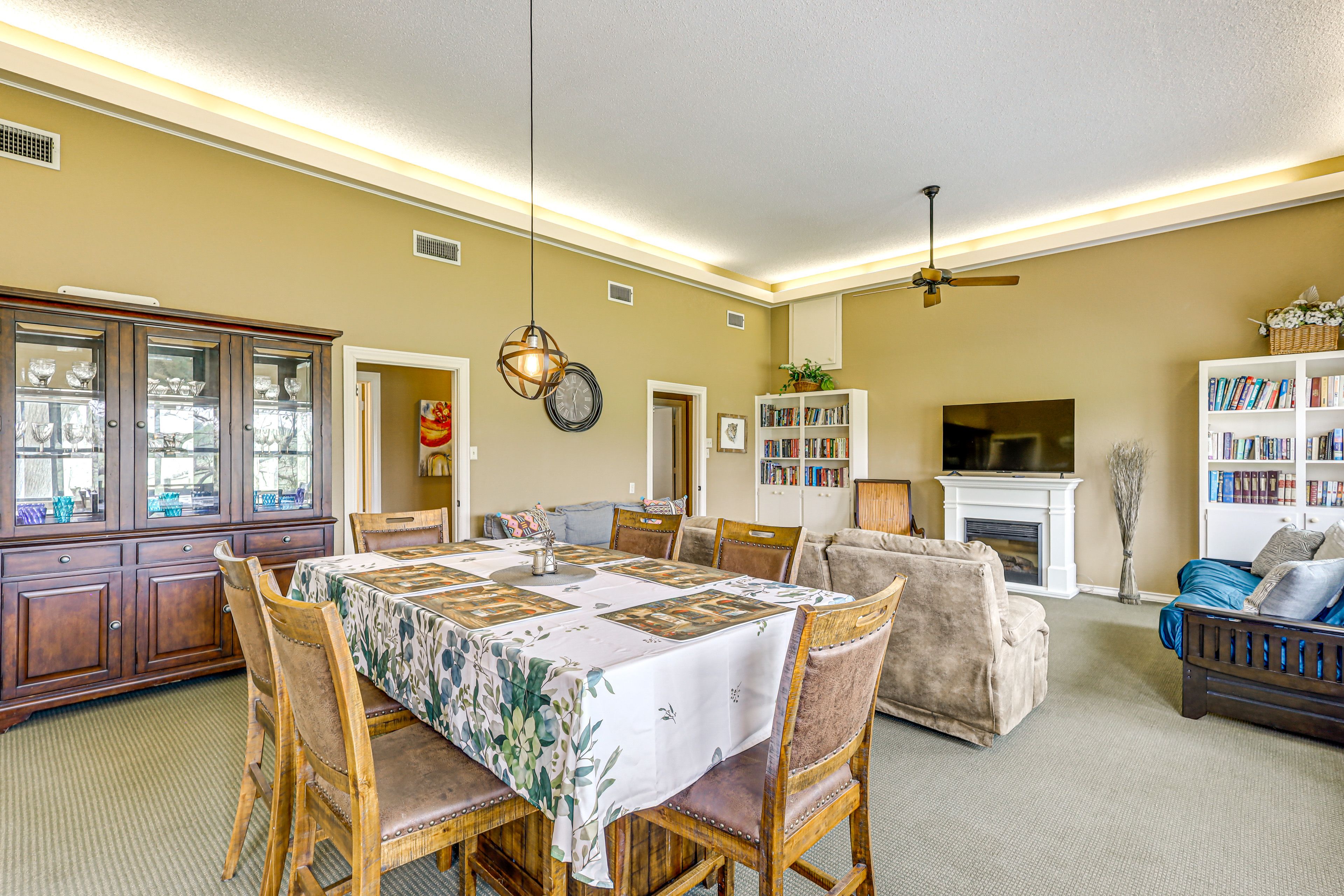 Salado Vacation Rental | 2BR | 2BA | Stairs to Enter | 1,400 Sq Ft