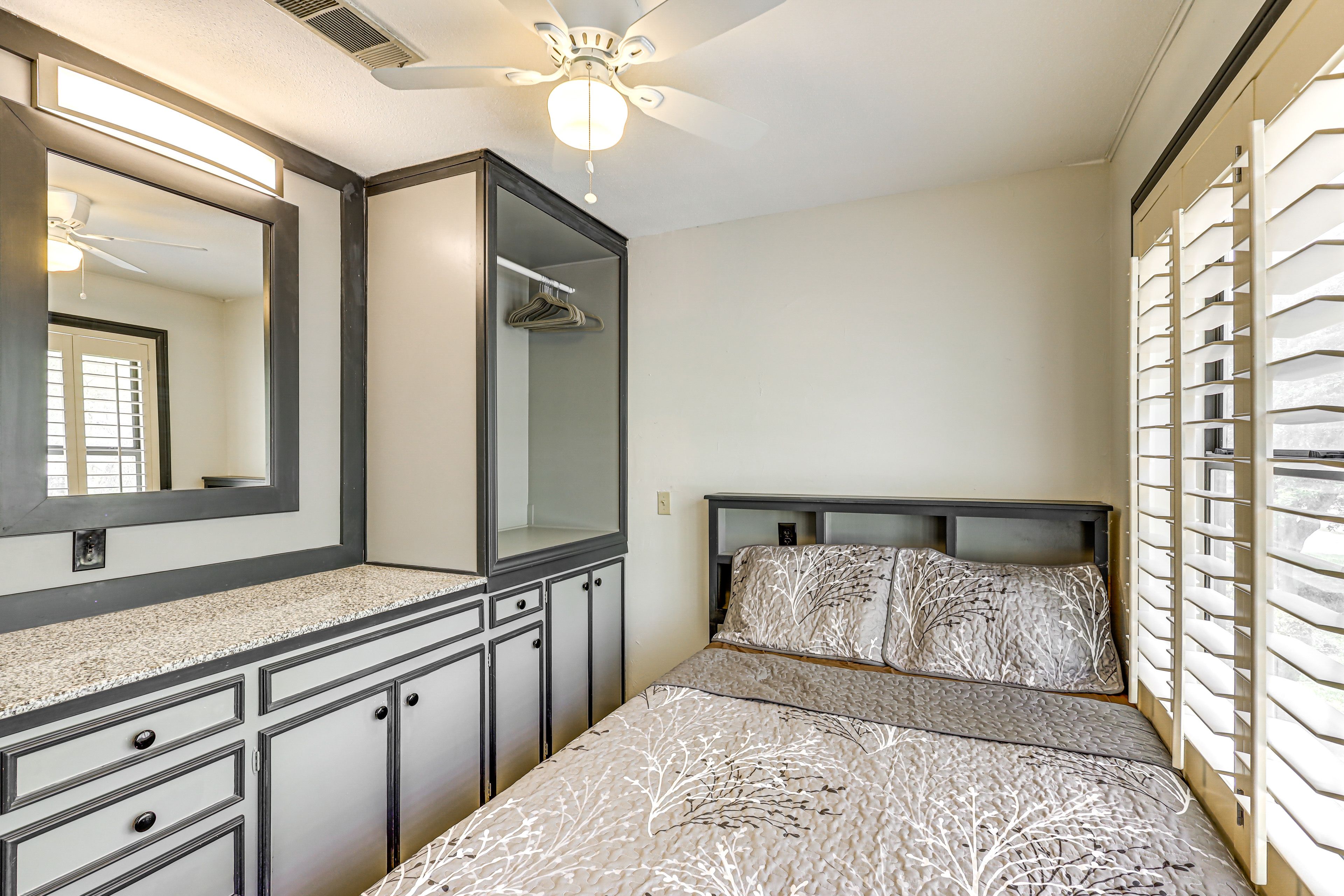 Bedroom 2 | Full Bed | Smart TV