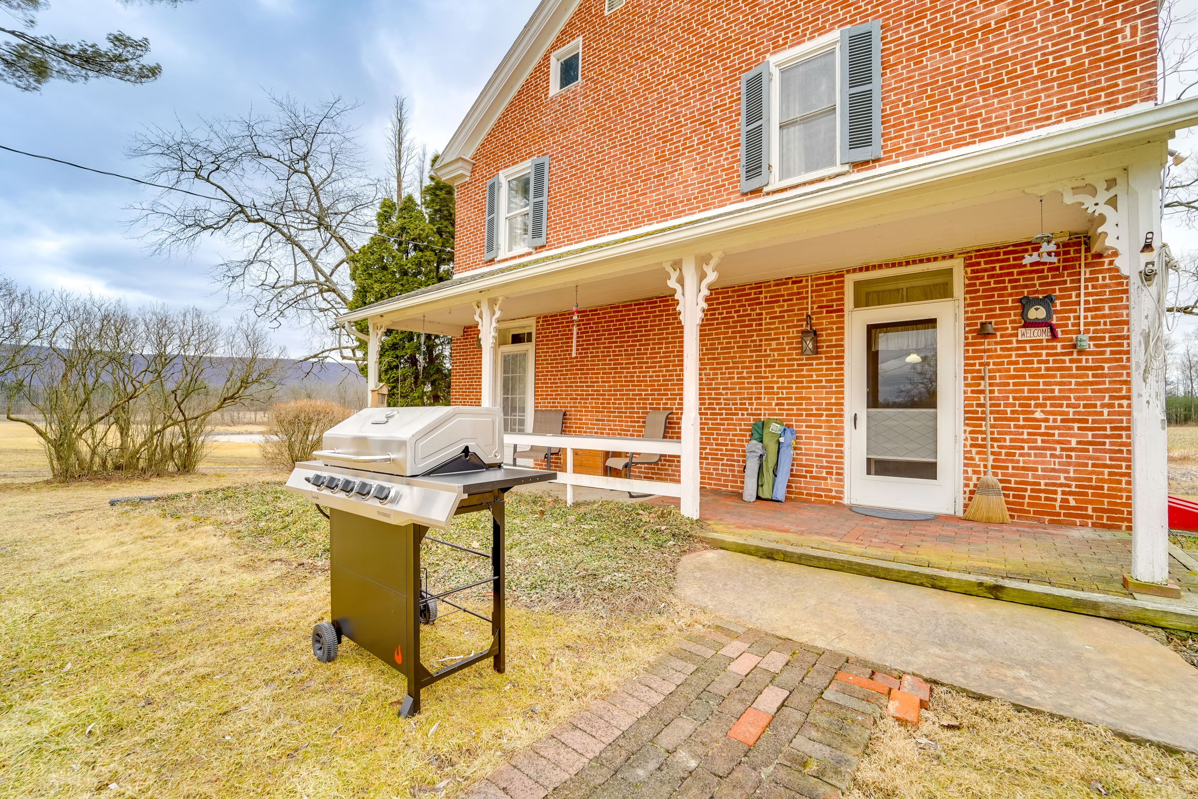 Exterior | Gas Grill