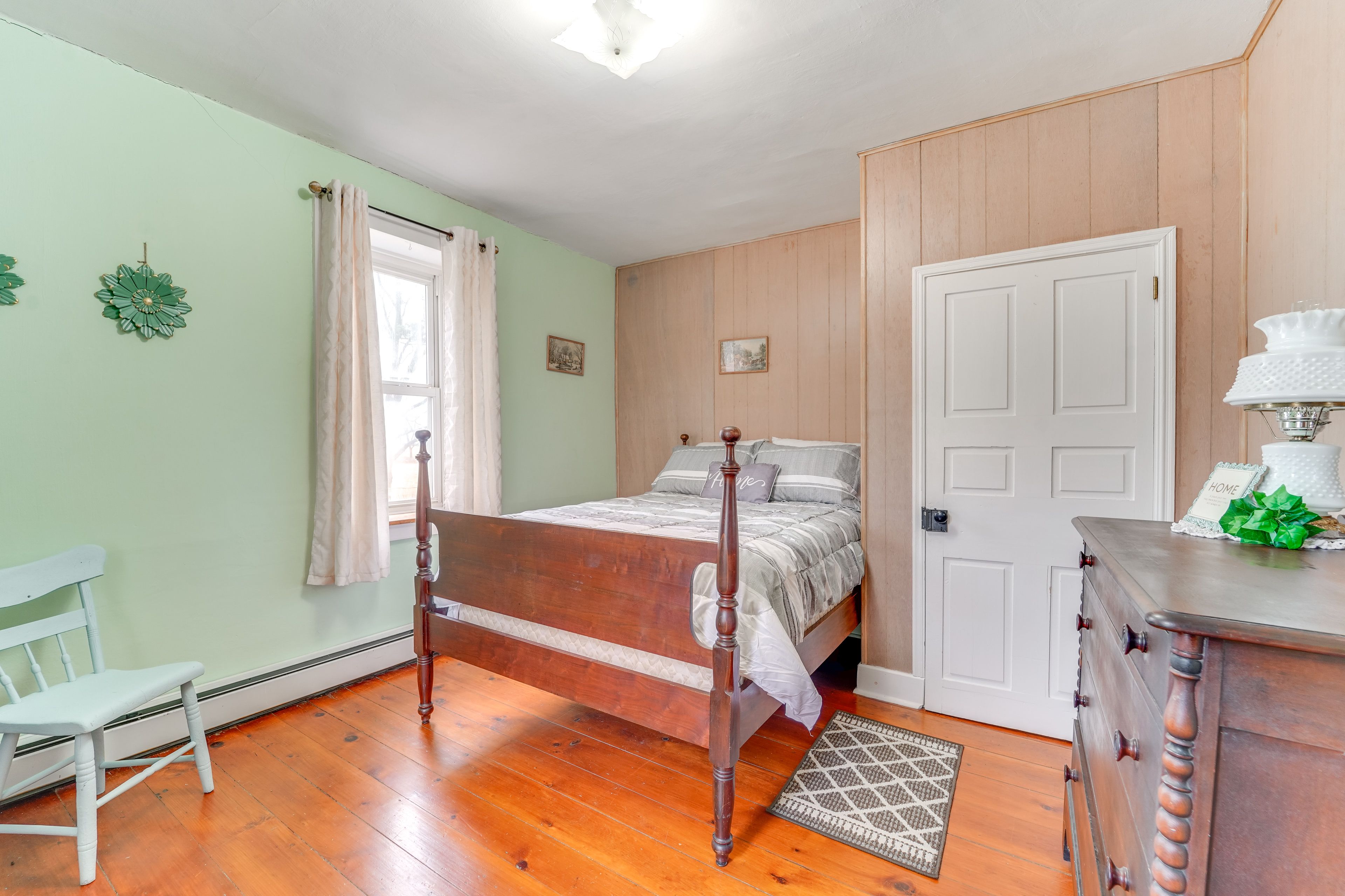 Bedroom 3 | Full Bed | 2nd Floor