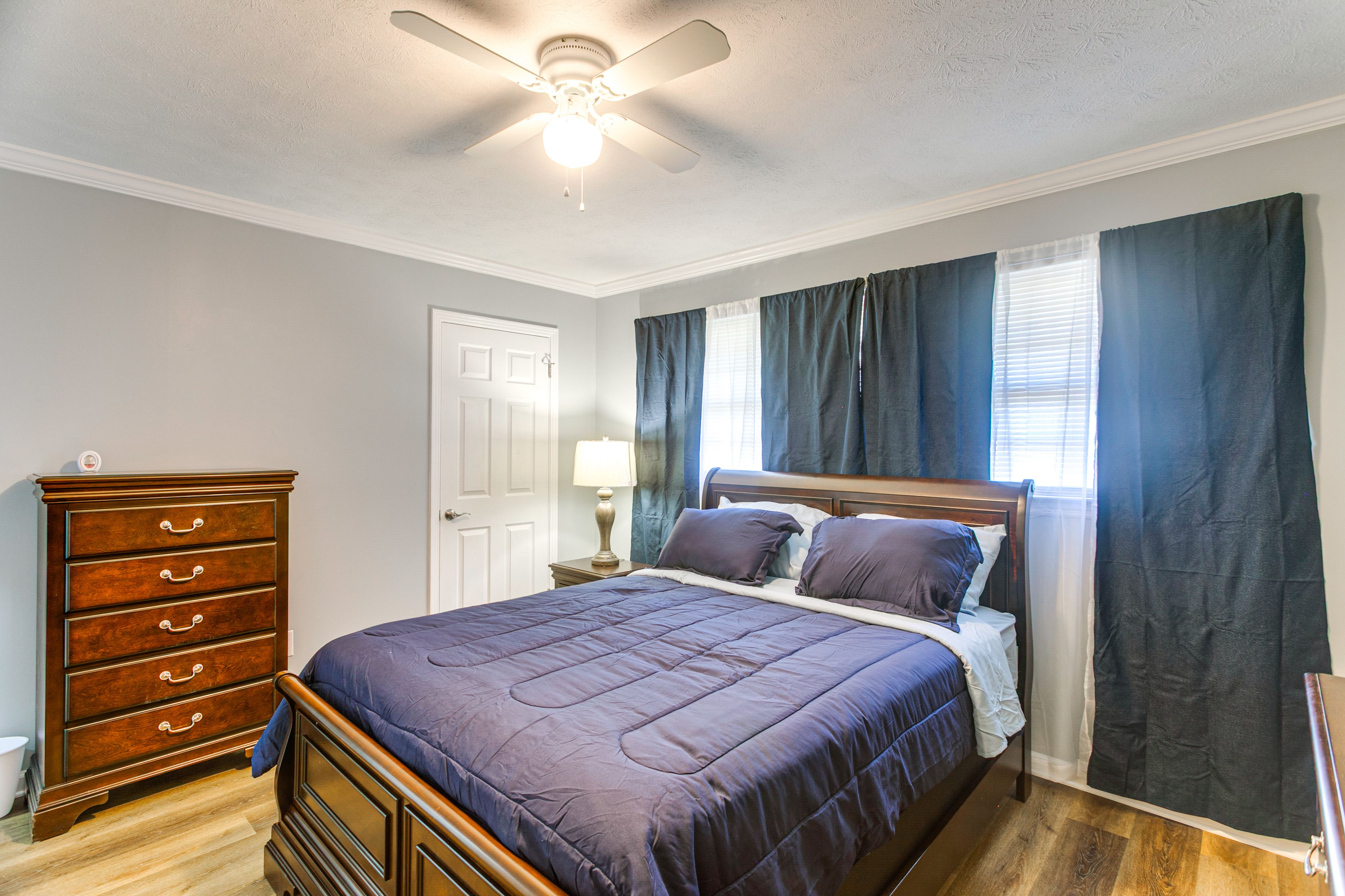 Bedroom 3 | Queen Bed