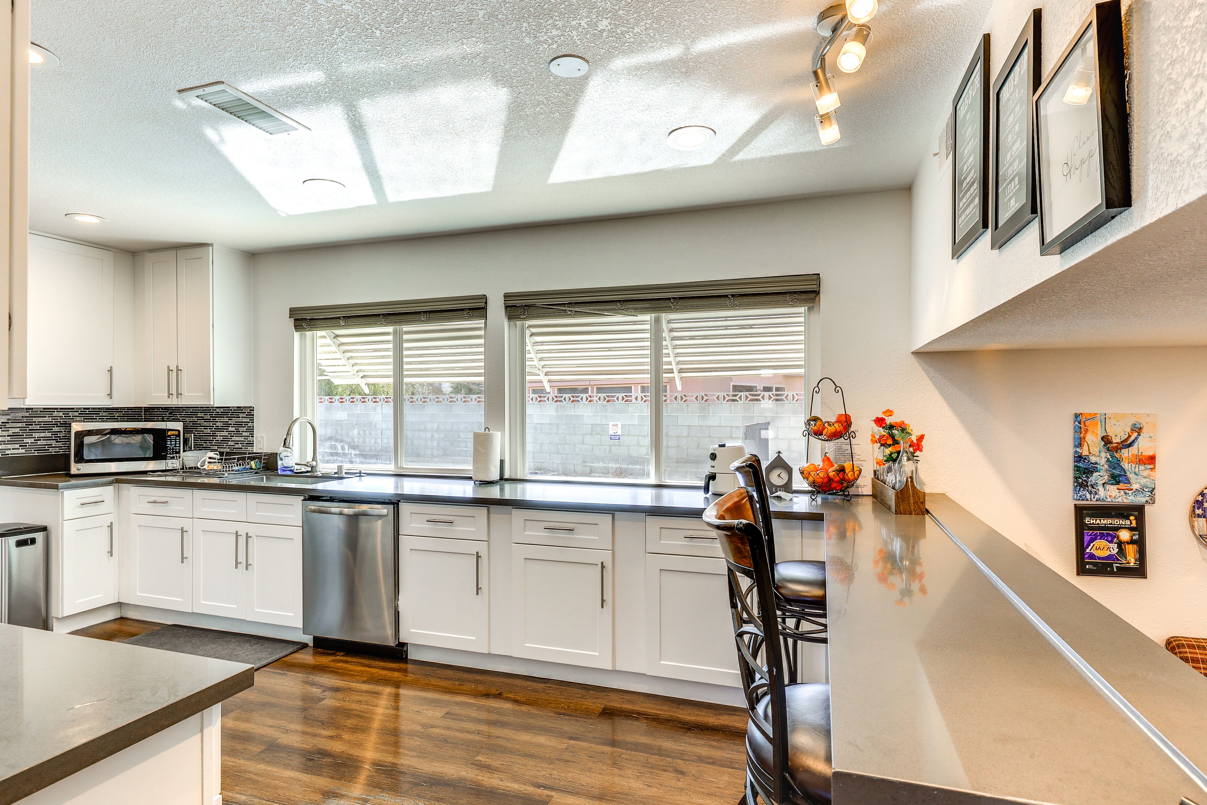 Kitchen | Keurig & Drip Coffee Makers | Toaster | Main Level