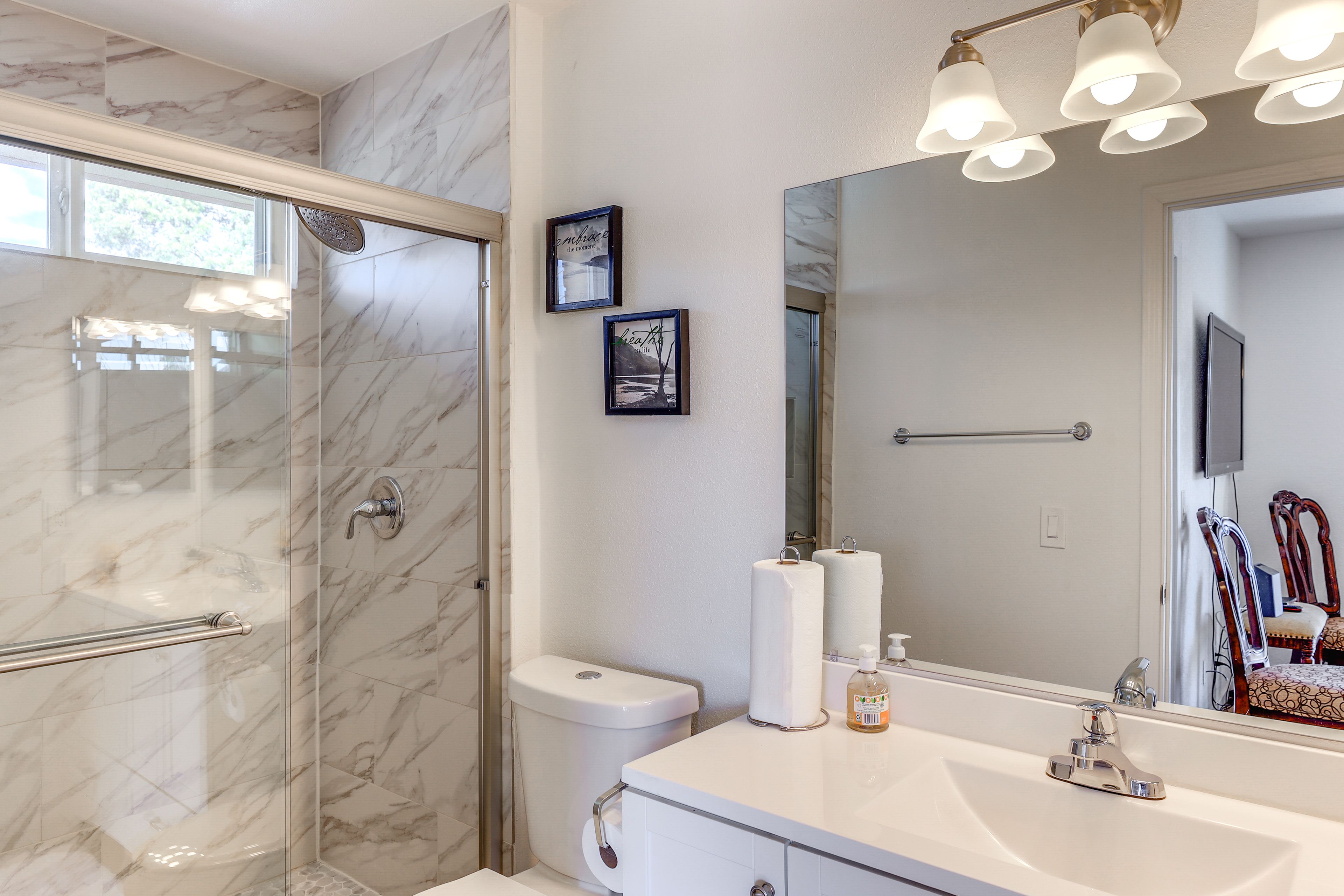 En-Suite Bathroom | Upper Level