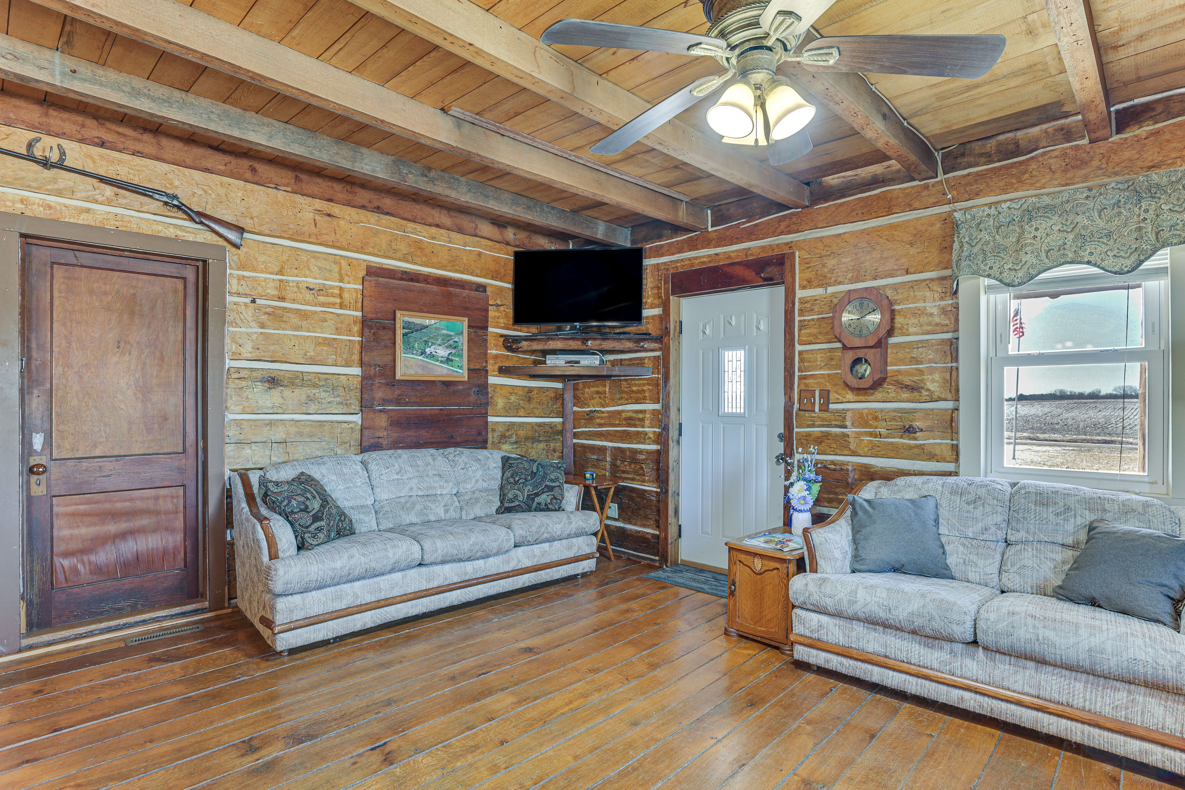 Living Room | 1st Floor | Flat-Screen TV