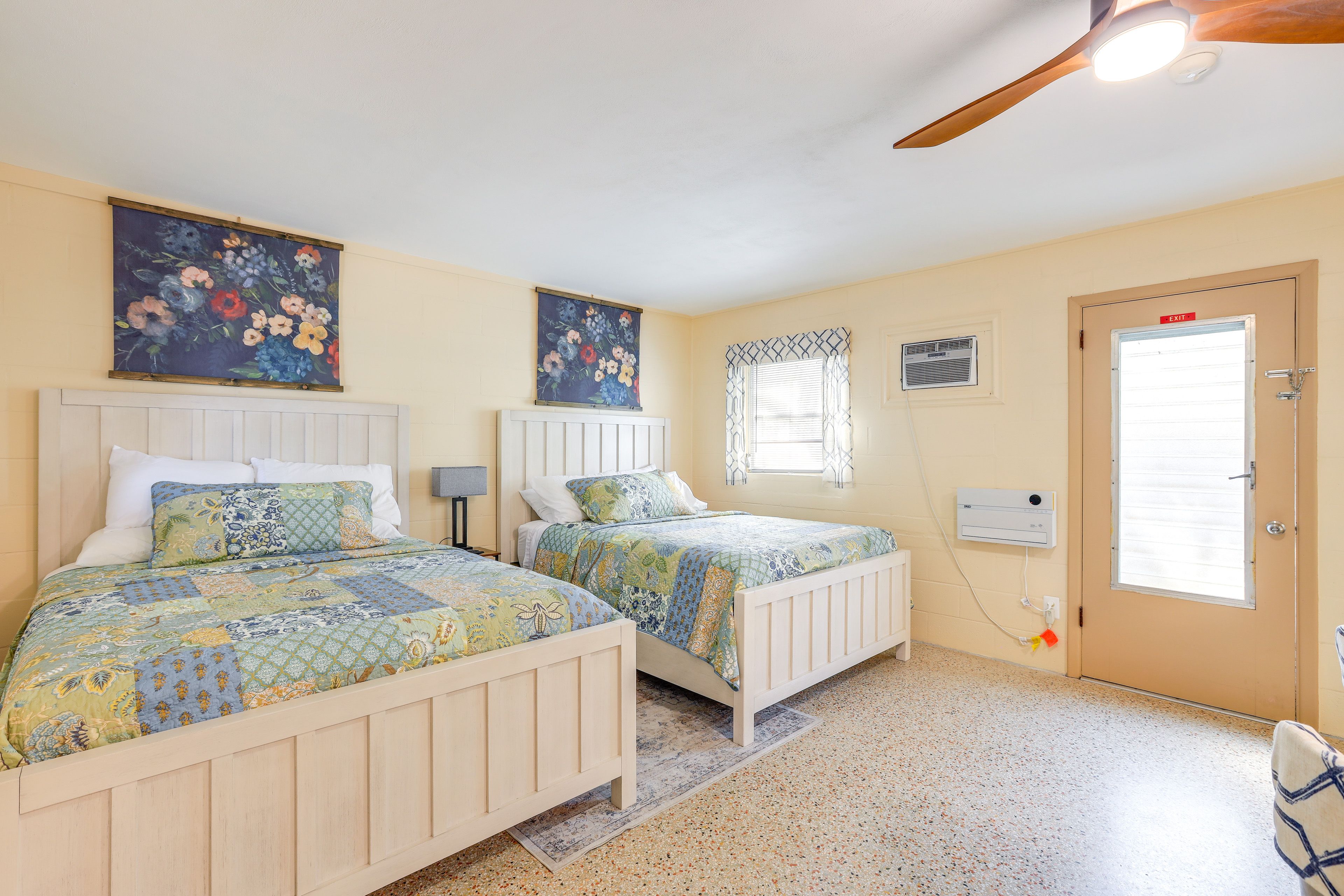 Chiefland Vacation Rental | Studio | 1BA | 500 Sq Ft | Step to Enter