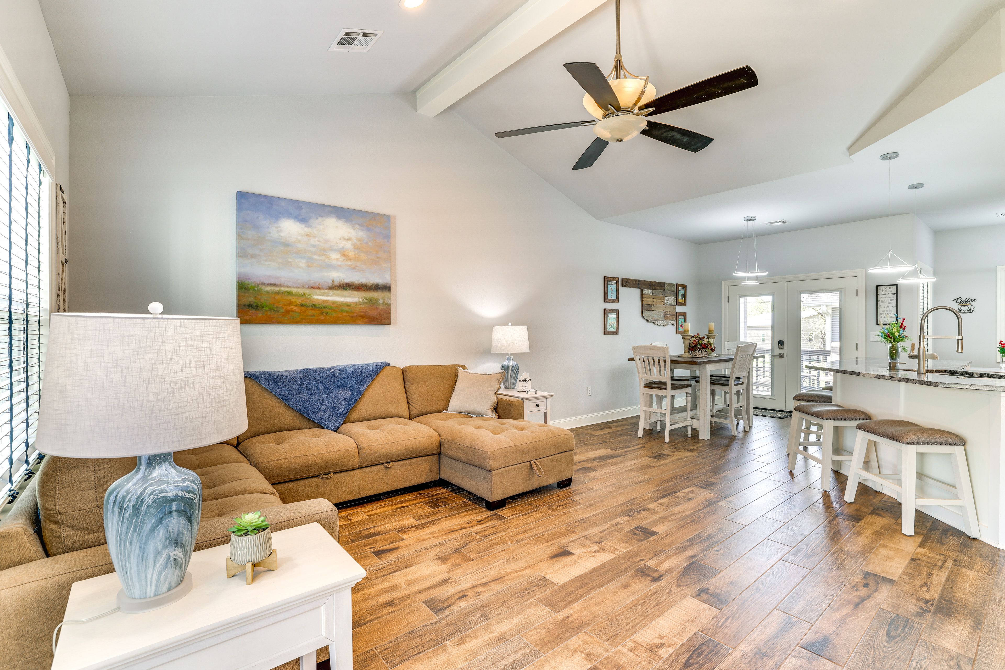 Living Room | Central A/C & Heating