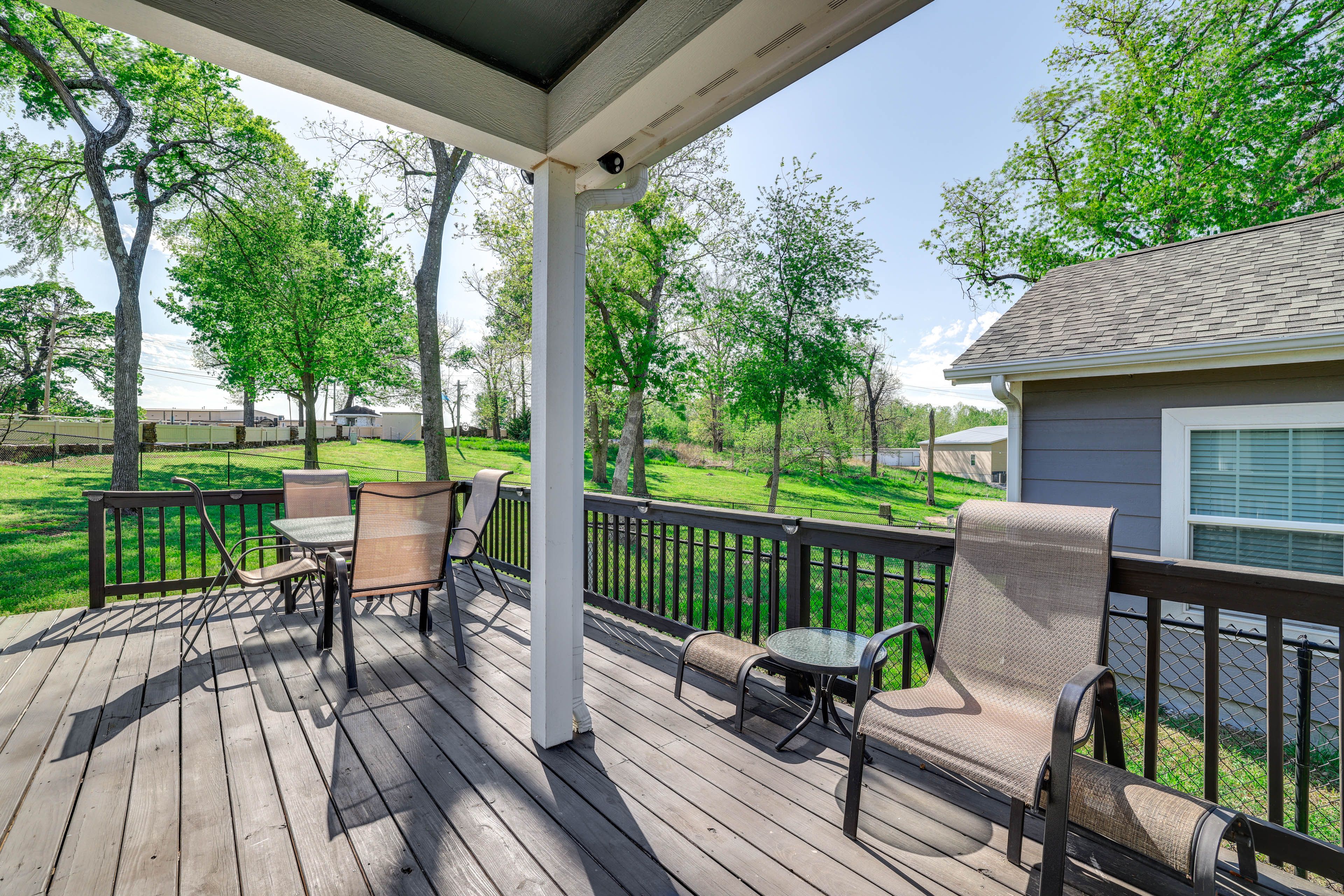 Deck | Dining Area | Seating