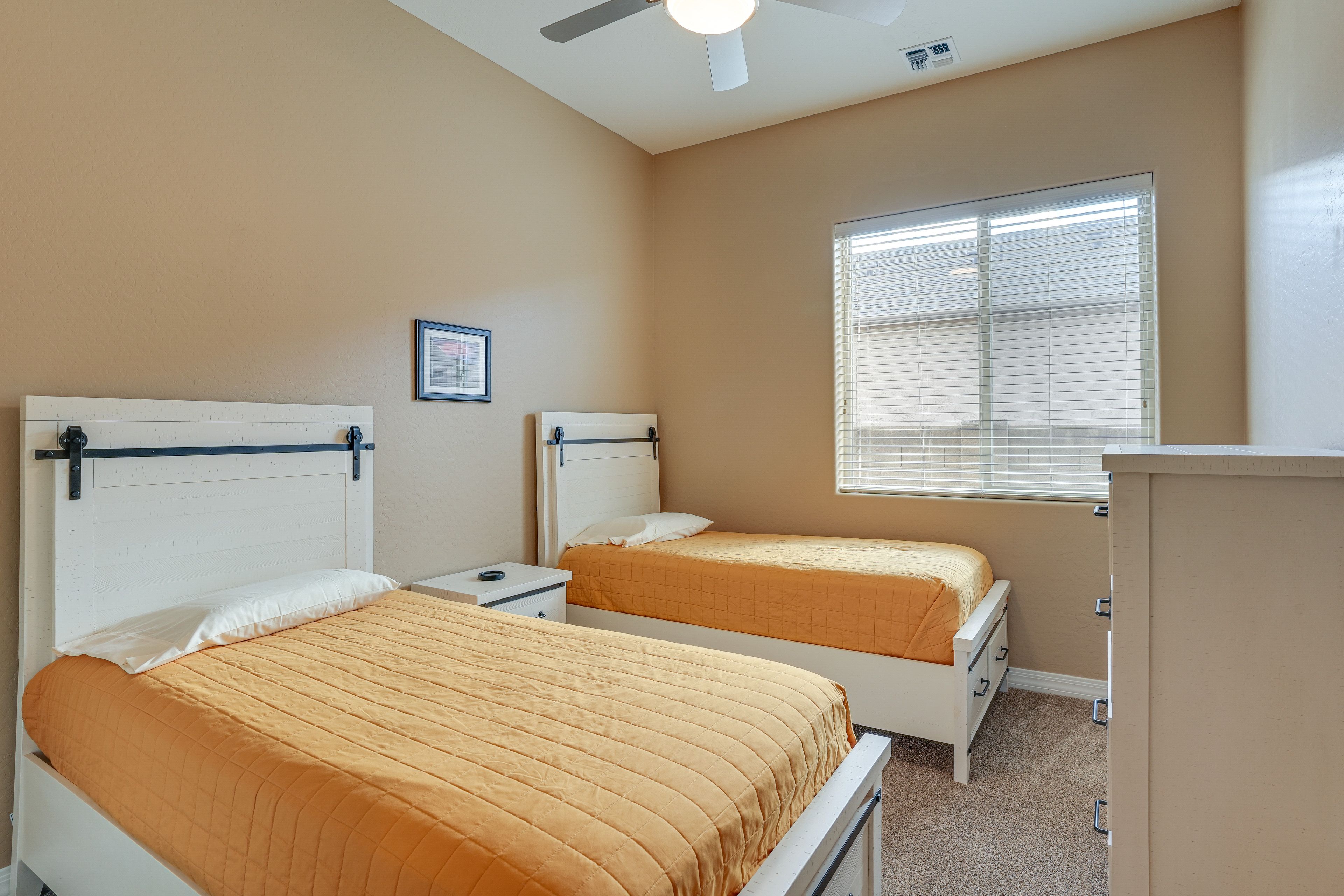 Bedroom 2 | 2 Twin Beds