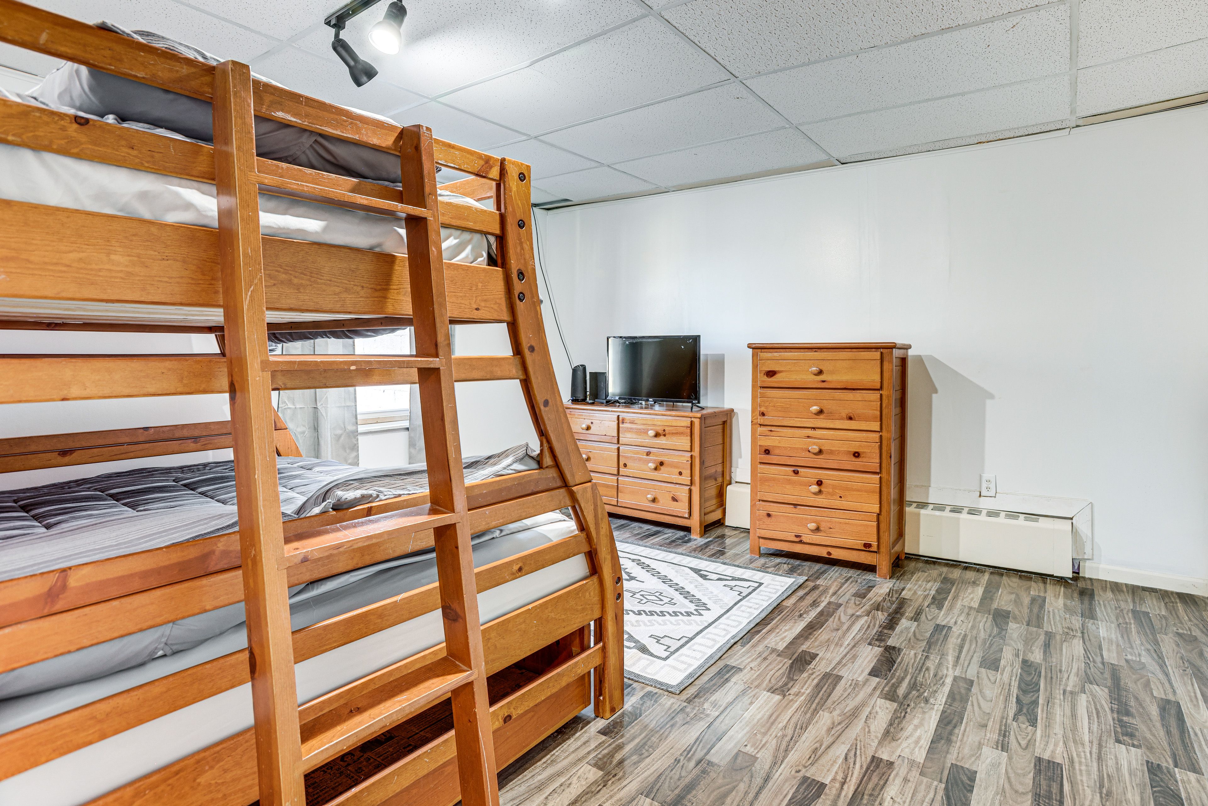 Bedroom 3 | Twin/Full Bunk Bed | Queen Mattress | Smart TV w/ Cable