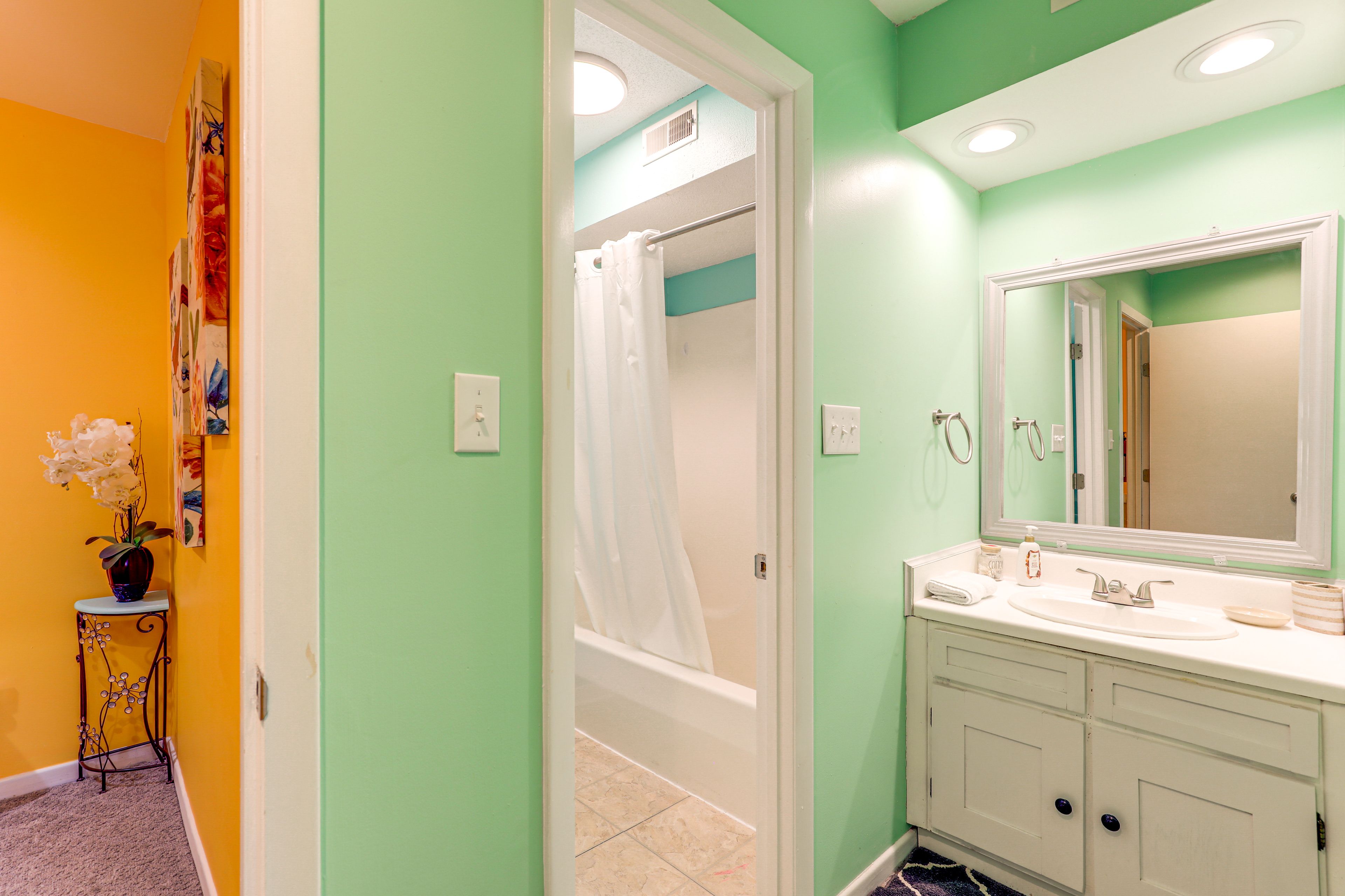 En-Suite Bathroom | 2nd Floor