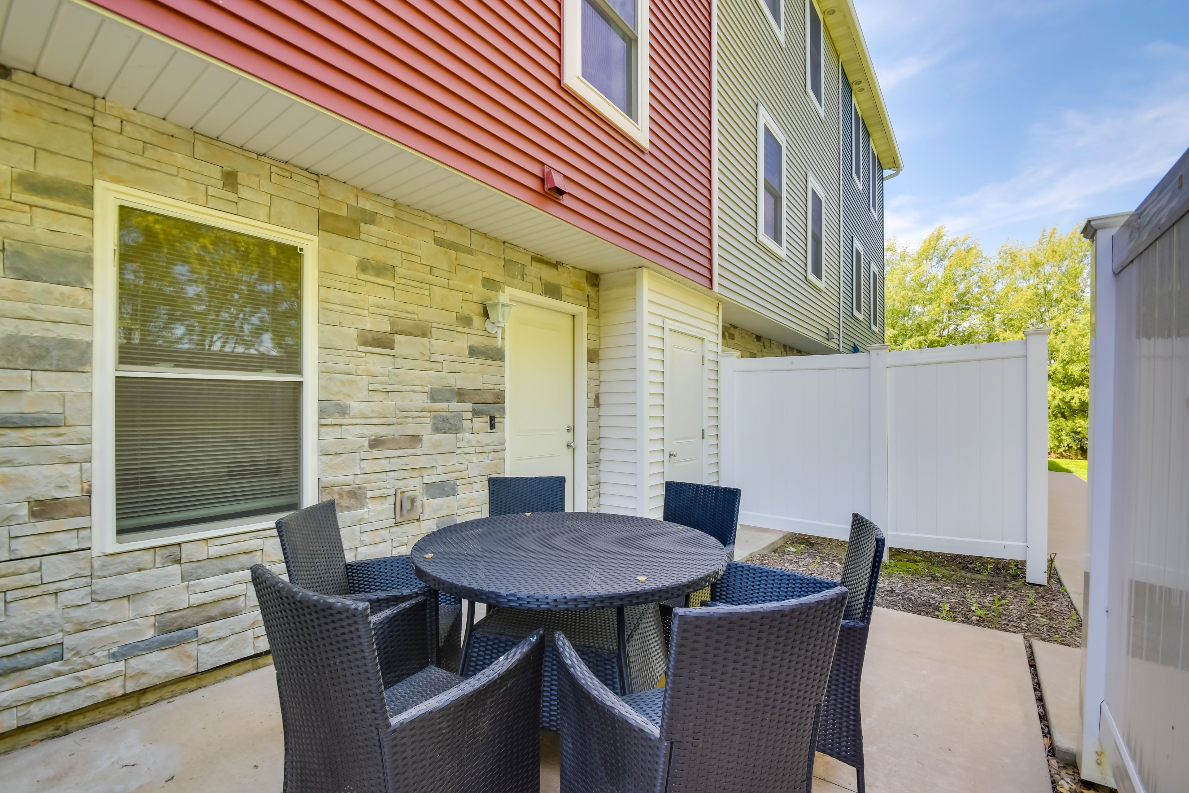 Private Patio | Outdoor Seating