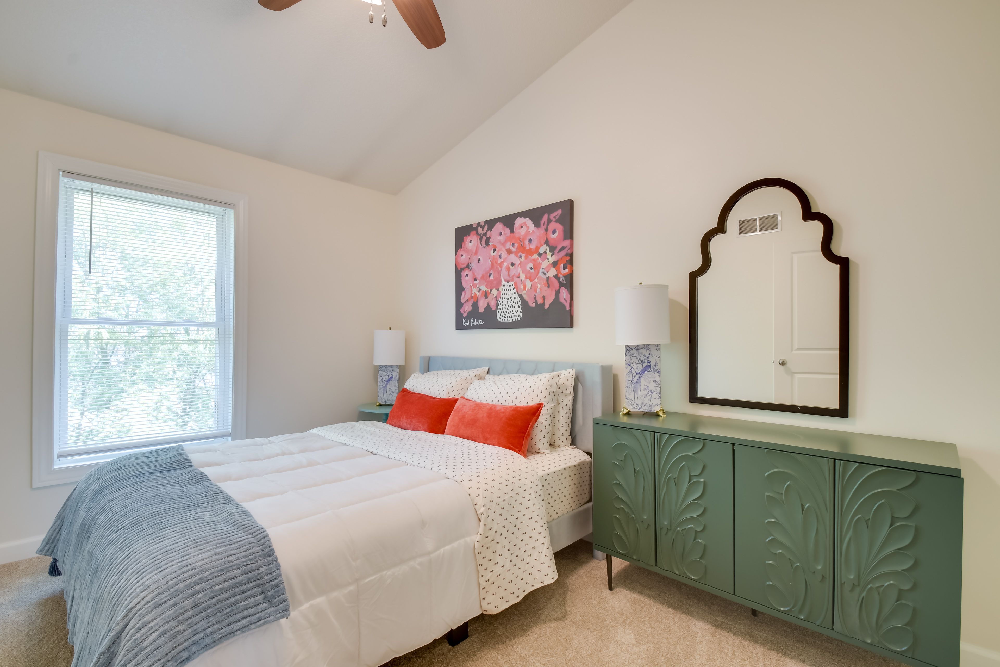 Bedroom 2 | Queen Bed | Upper Floor