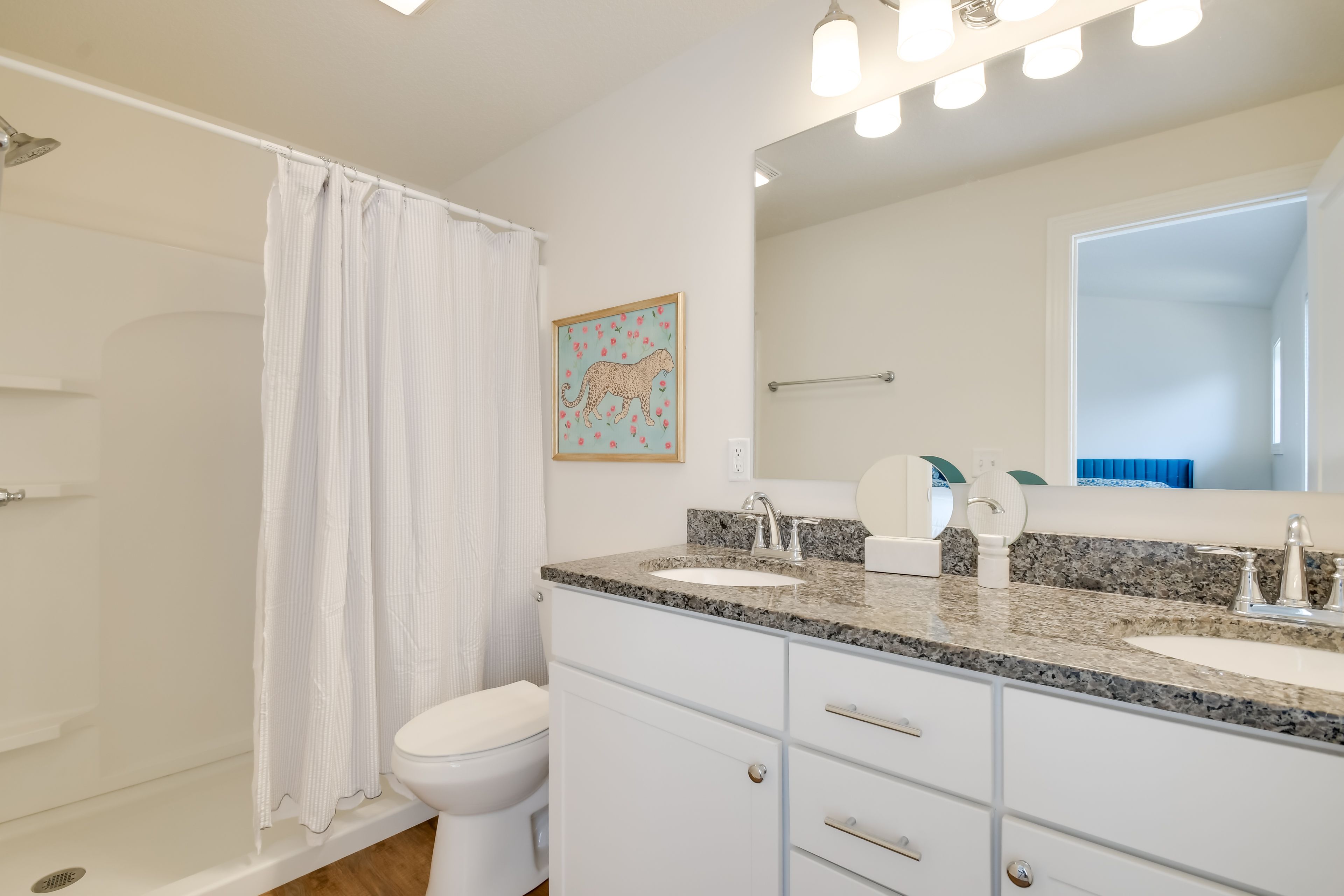 En-Suite Bathroom | Towels Provided | Upper Floor