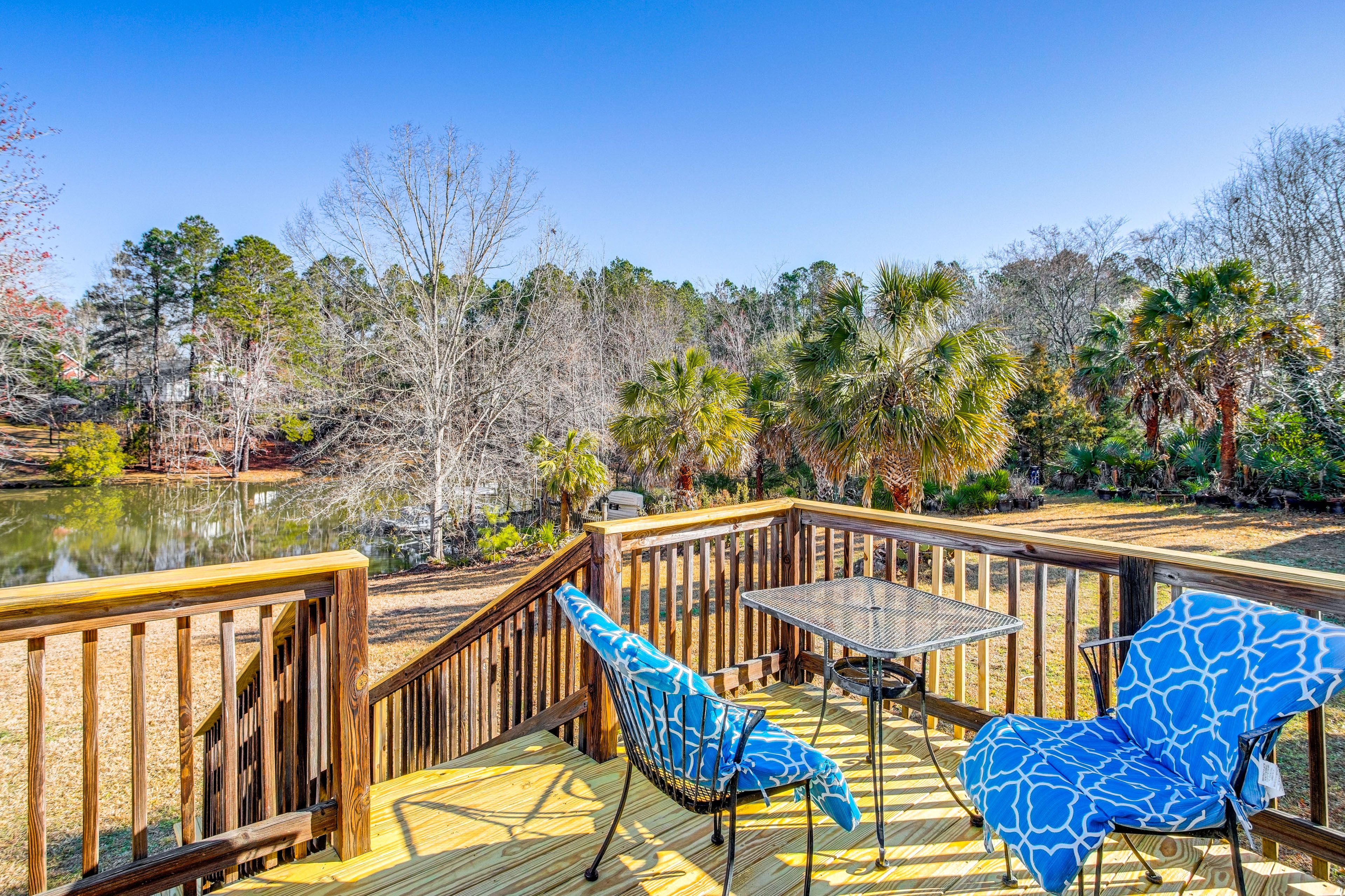 Private Deck | Outdoor Seating