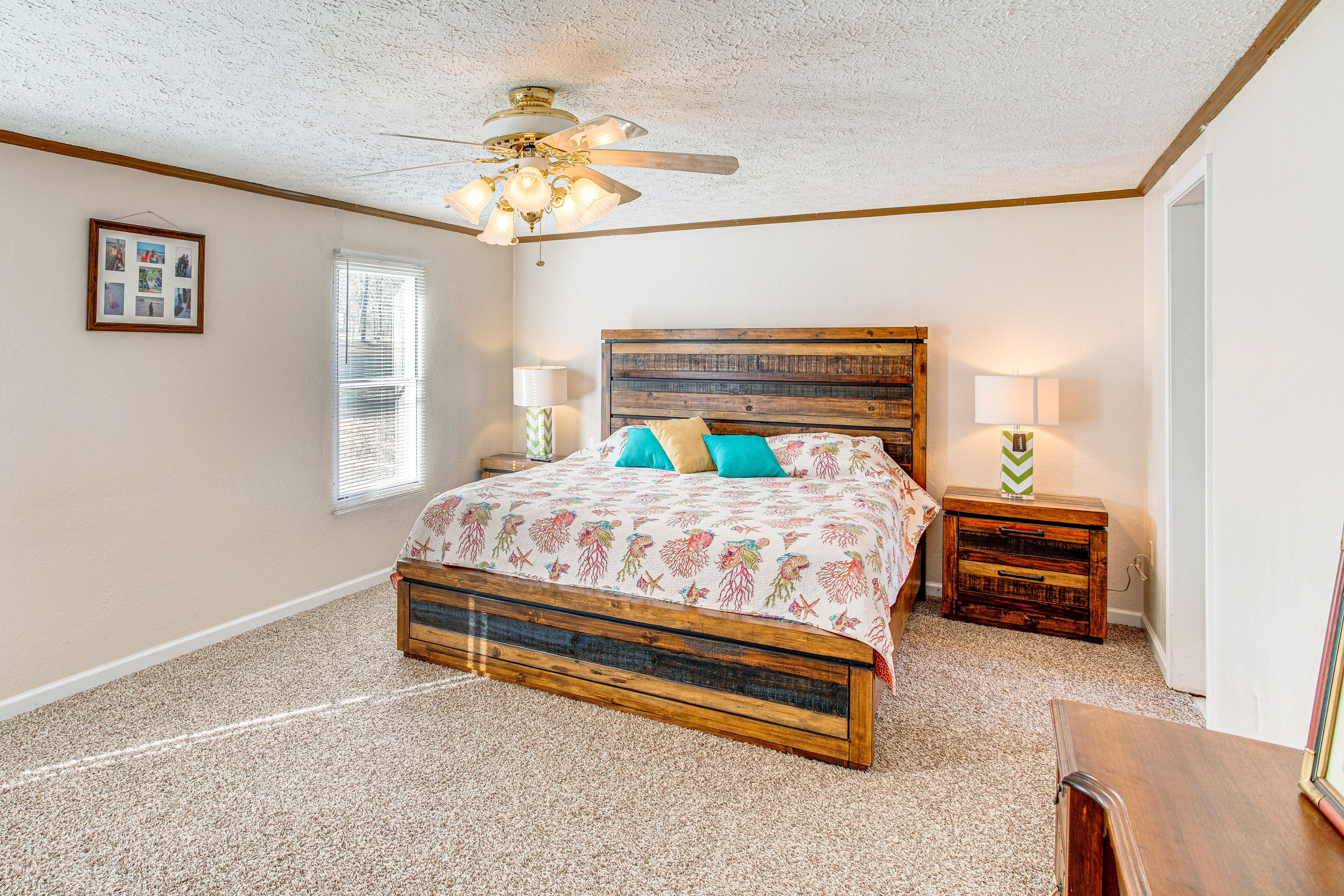 Bedroom 1 | King Bed | Smart TV
