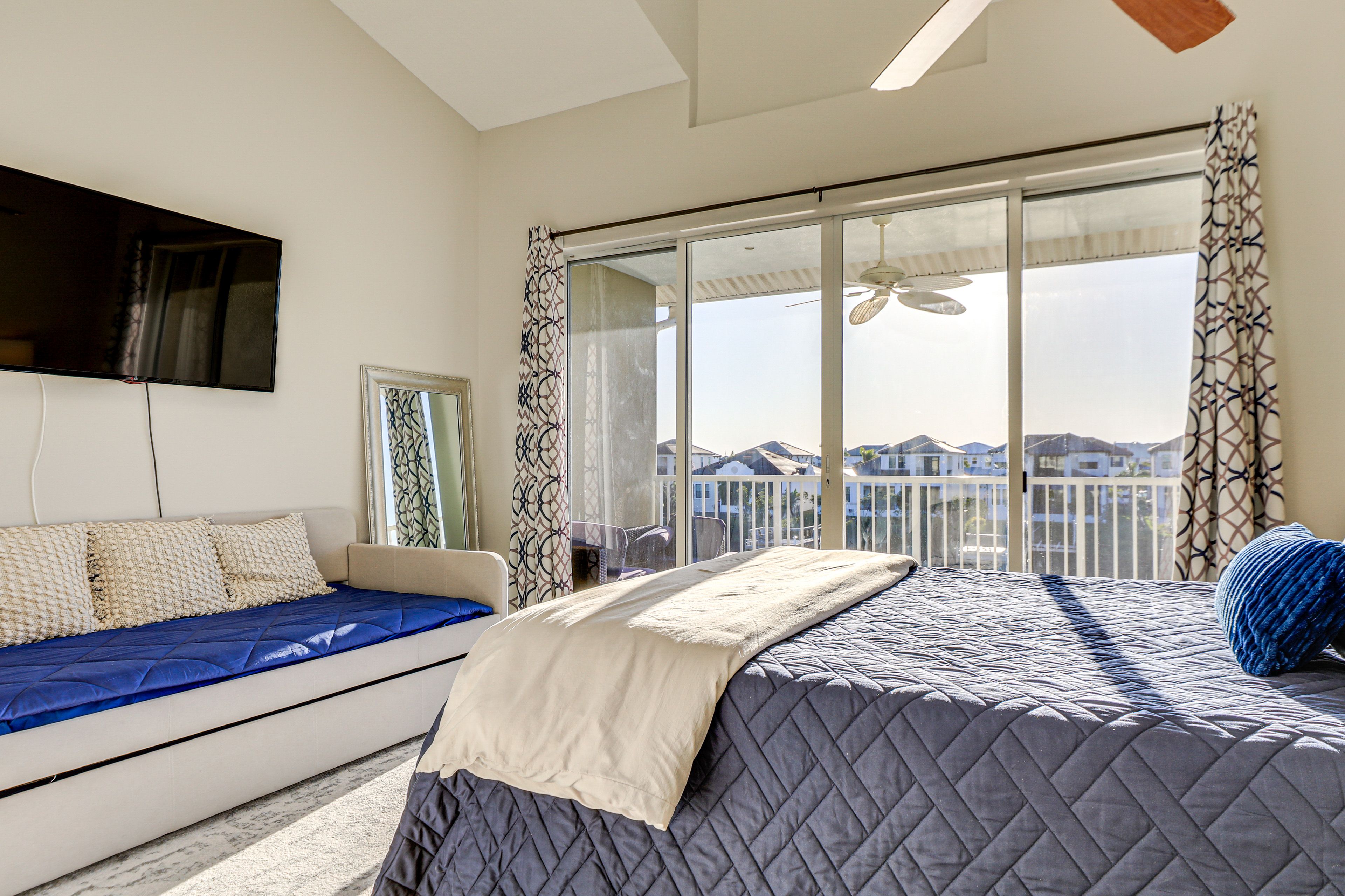Bedroom 1 | 3rd Floor | Queen Bed | Twin XL Bed w/ Twin Trundle