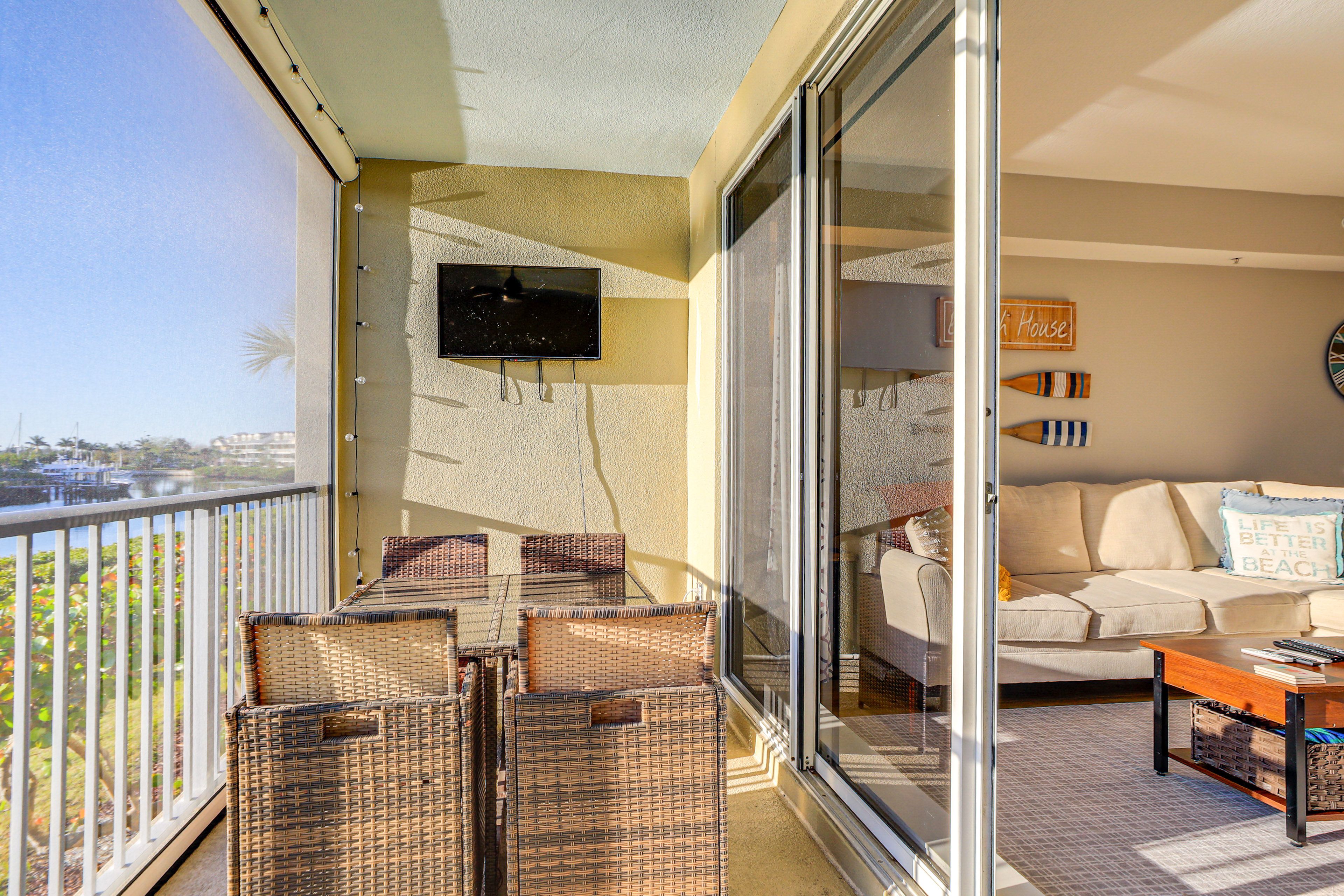 Screened-In Lanai | 2nd Floor