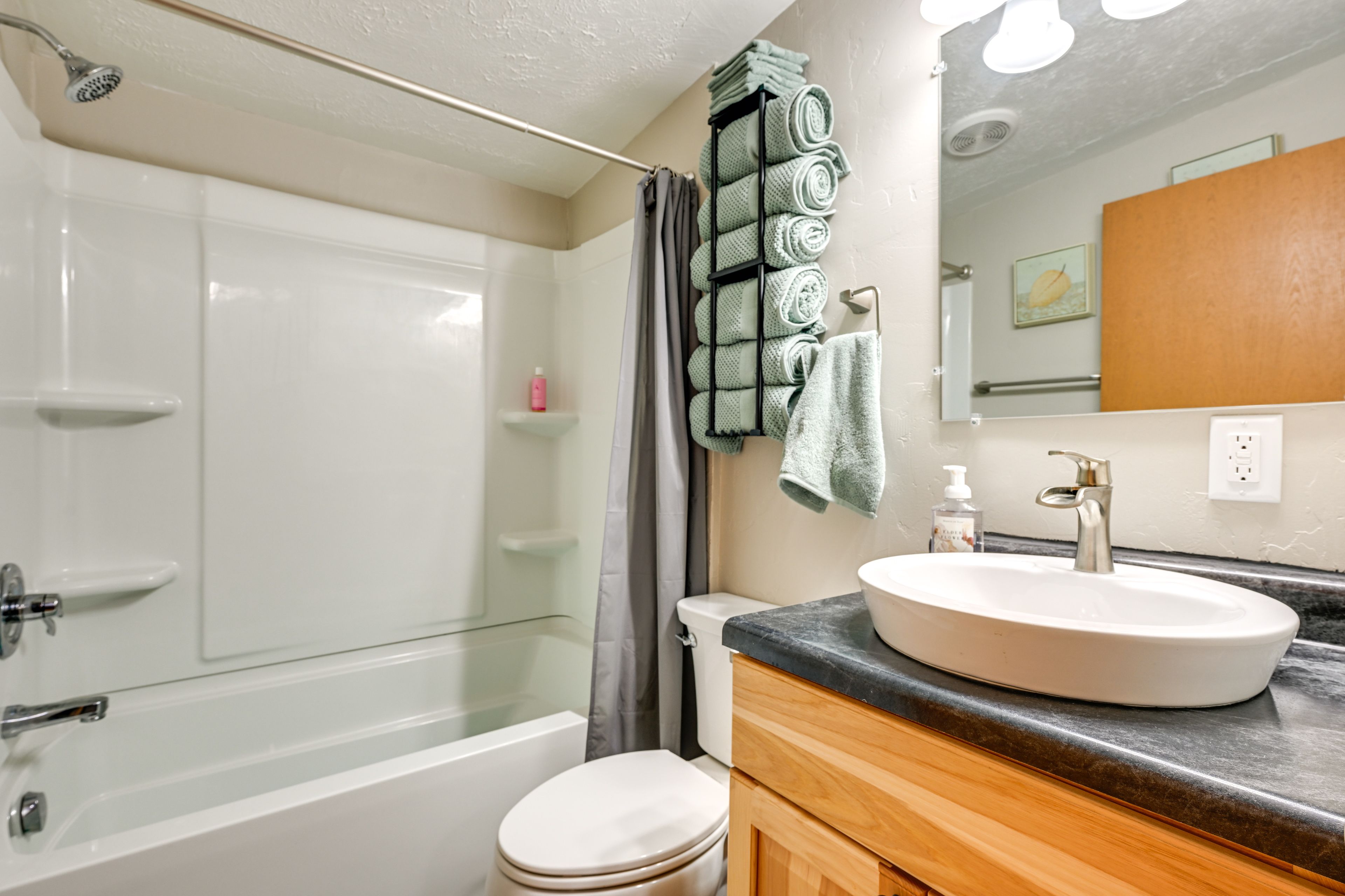 Full Bathroom