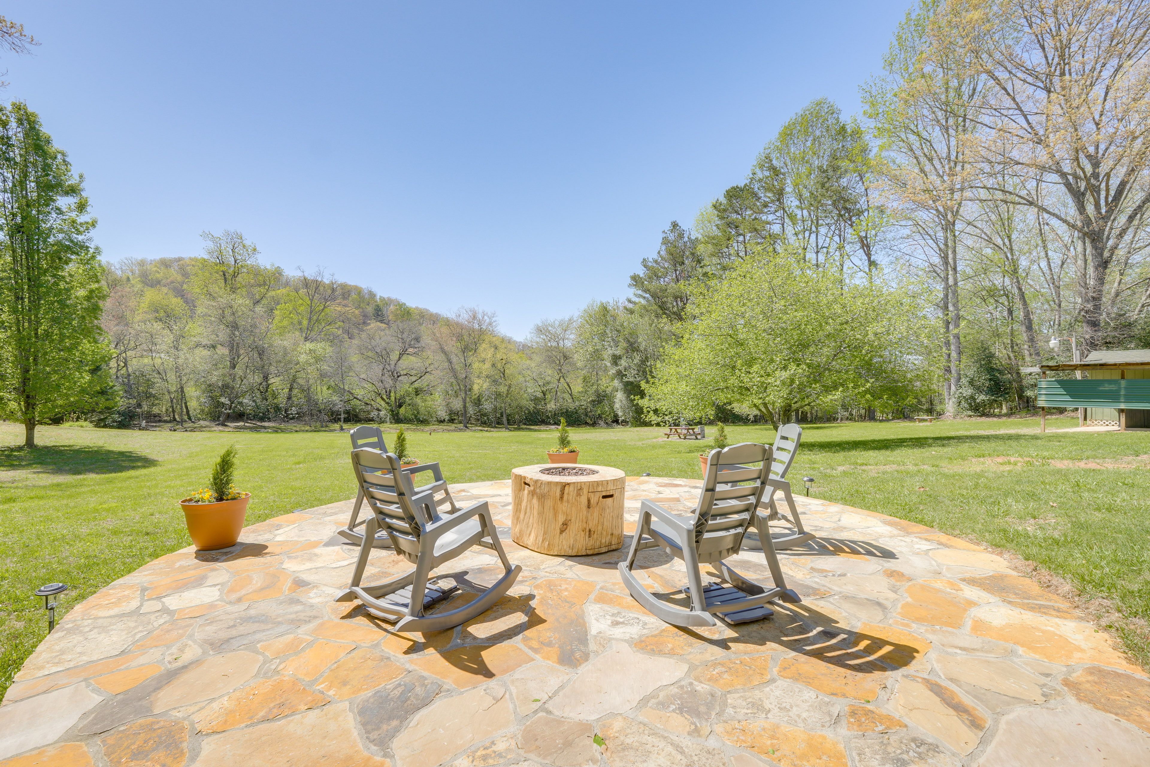 Hiawassee Vacation Rental | 2BR | 2BA | Steps Required | 1,200 Sq Ft
